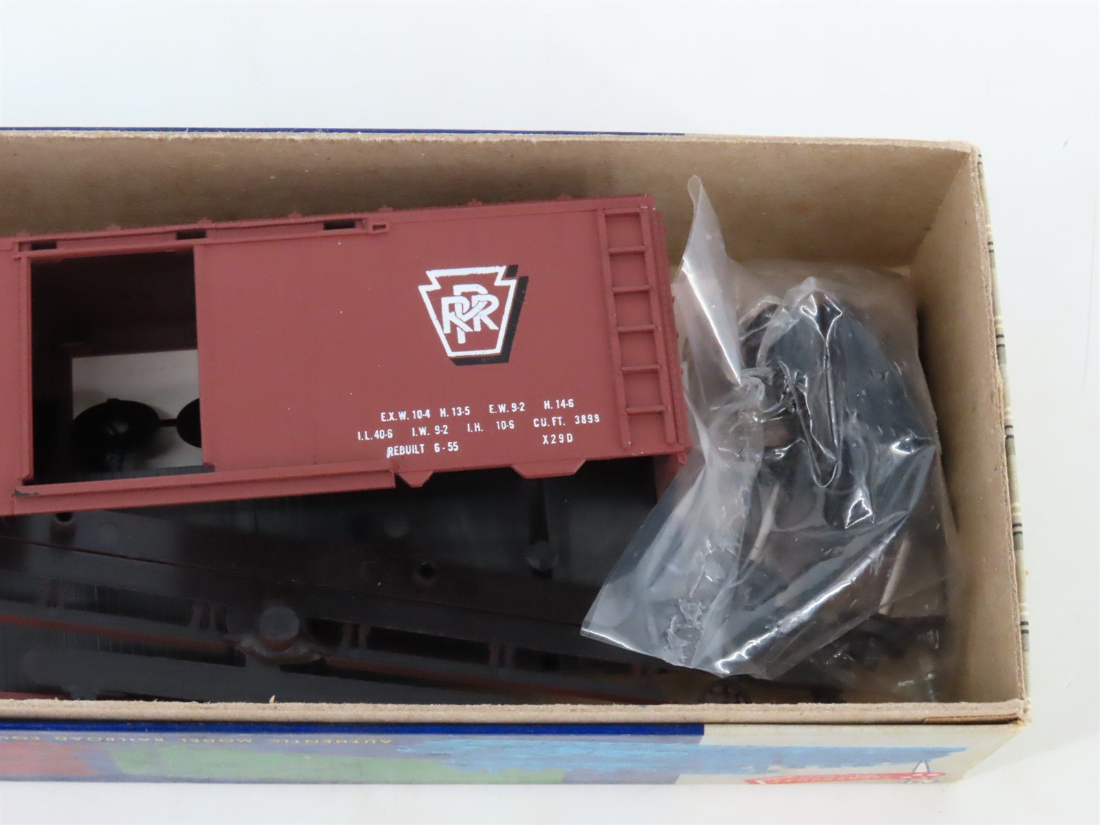 LOT of 4 HO Roundhouse MDC Kits PRR Pennsylvania Reefer, Caboose, & Box Cars