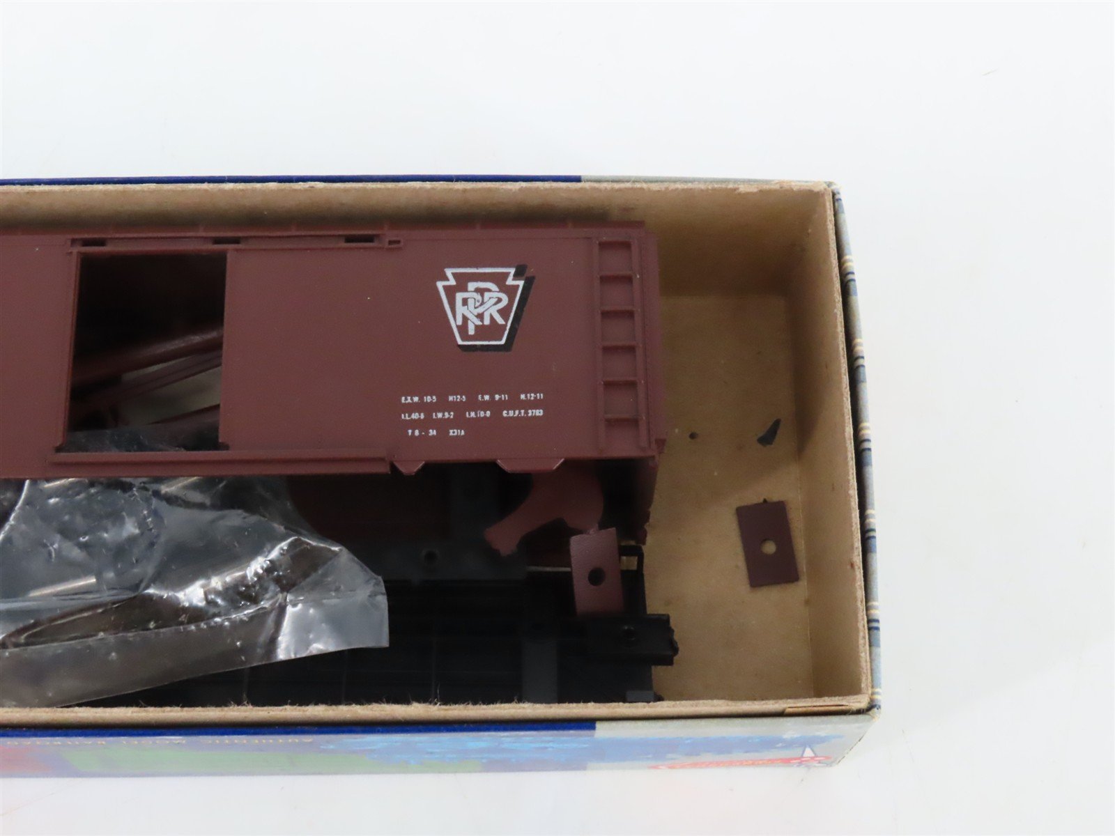 LOT of 4 HO Roundhouse MDC Kits PRR Pennsylvania Reefer, Caboose, & Box Cars