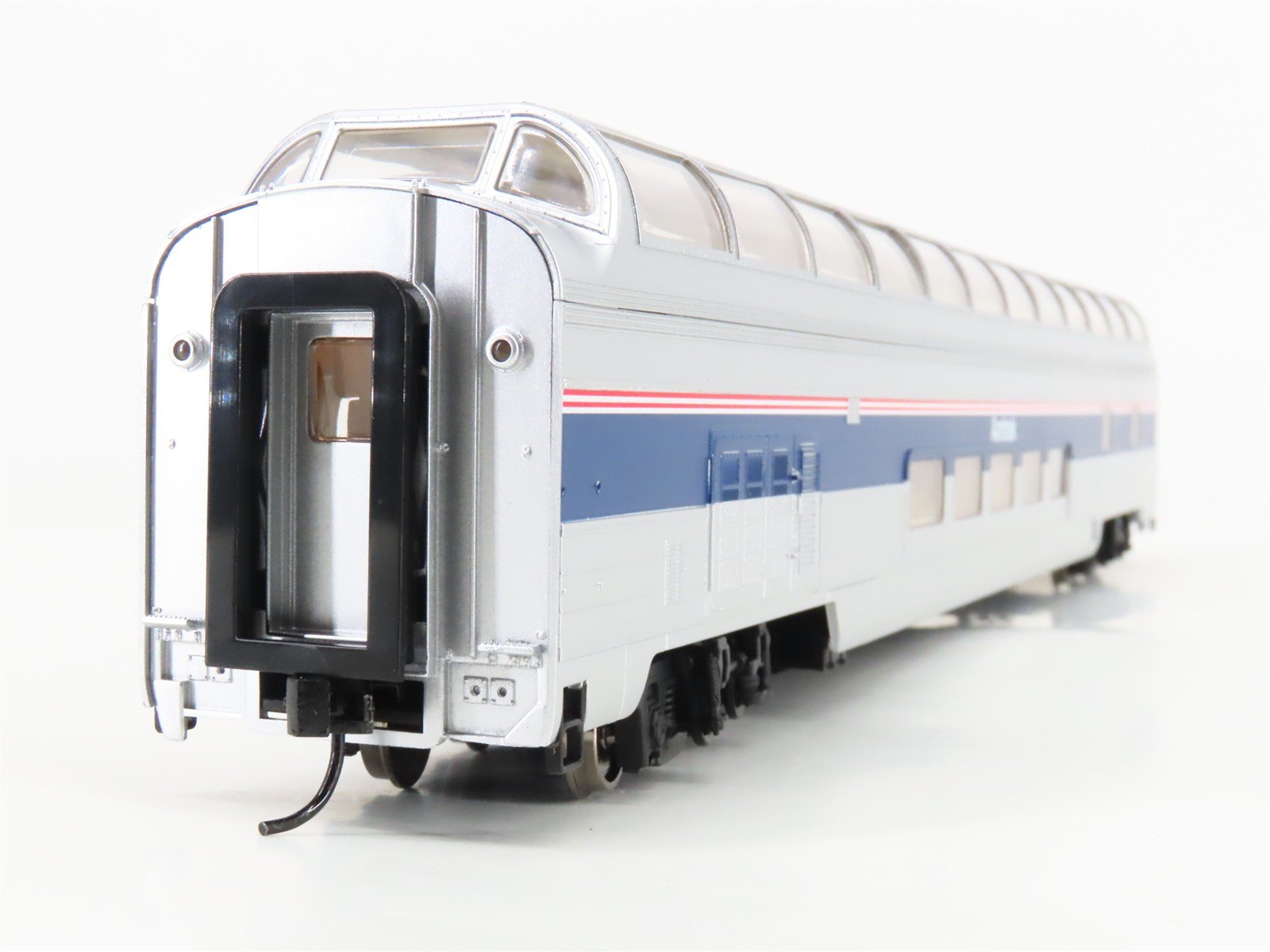 HO Scale Walthers 932-6527 AMTK Amtrak Ph. 4 Budd Great Dome Passenger Car