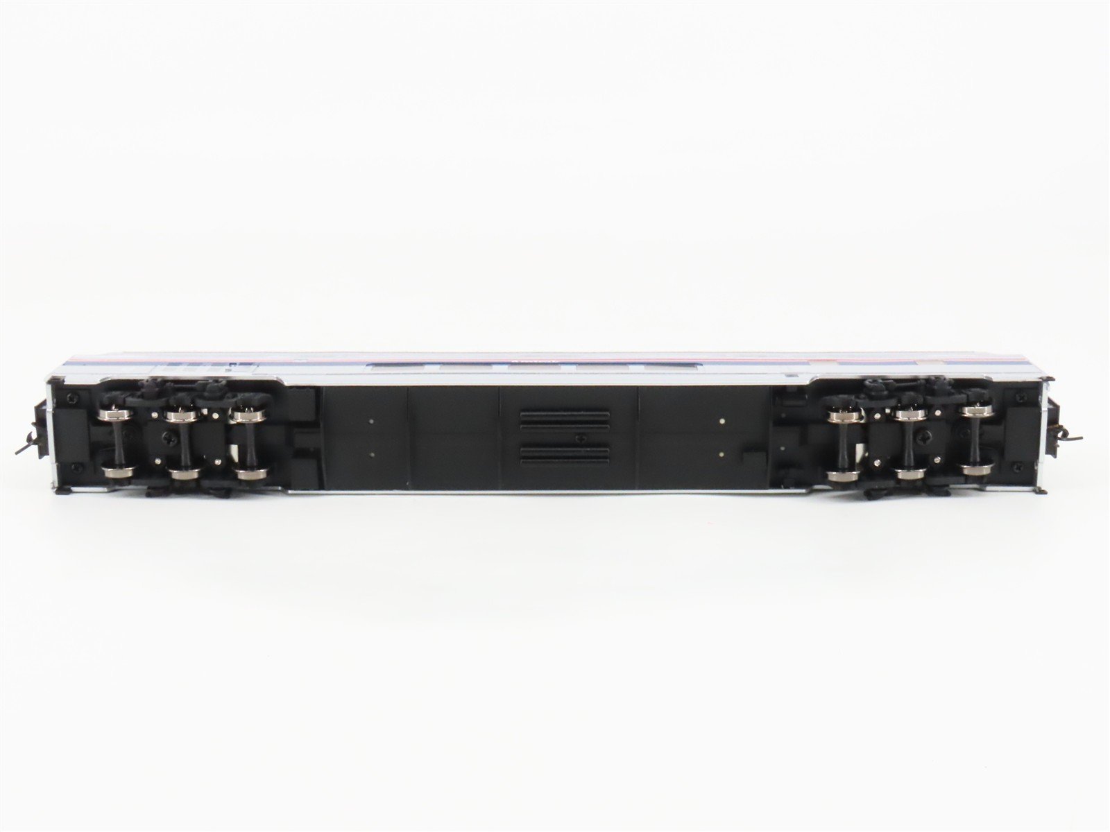 HO Scale Walthers 932-6527 AMTK Amtrak Ph. 4 Budd Great Dome Passenger Car
