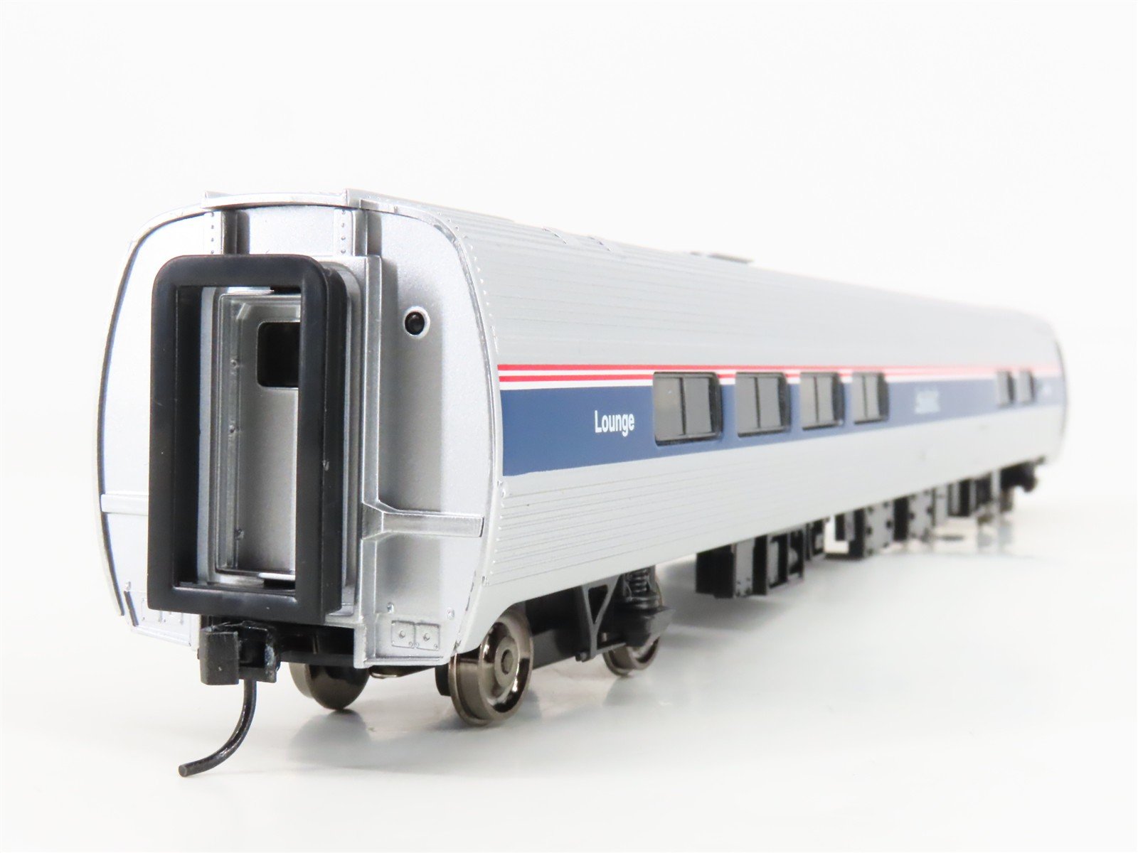 HO Walthers 932-6213 AMTK Amtrak Ph. 4 Amfleet II Food Service Lounge Passenger