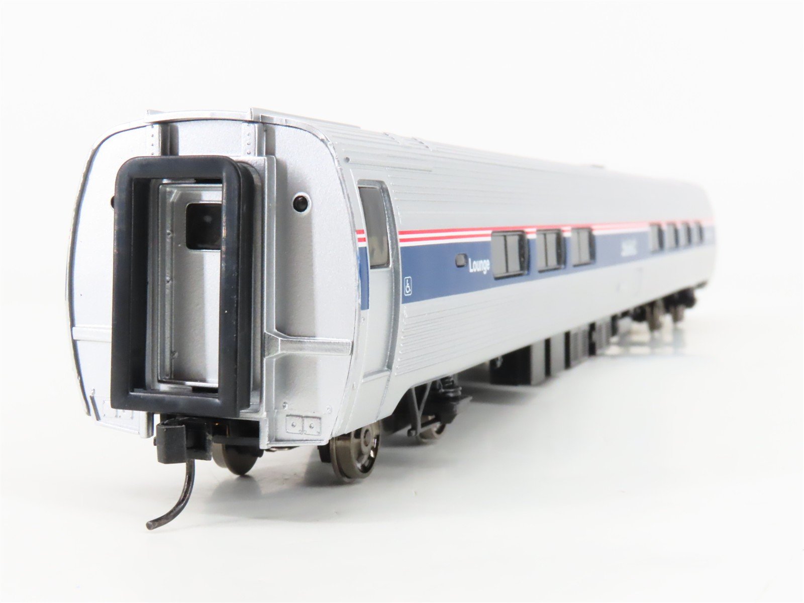 HO Walthers 932-6213 AMTK Amtrak Ph. 4 Amfleet II Food Service Lounge Passenger