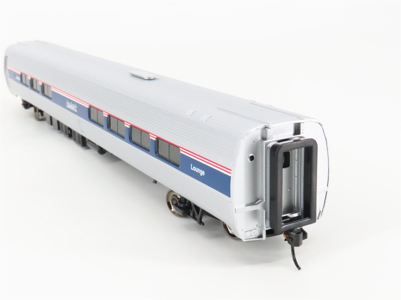 HO Walthers 932-6213 AMTK Amtrak Ph. 4 Amfleet II Food Service Lounge Passenger