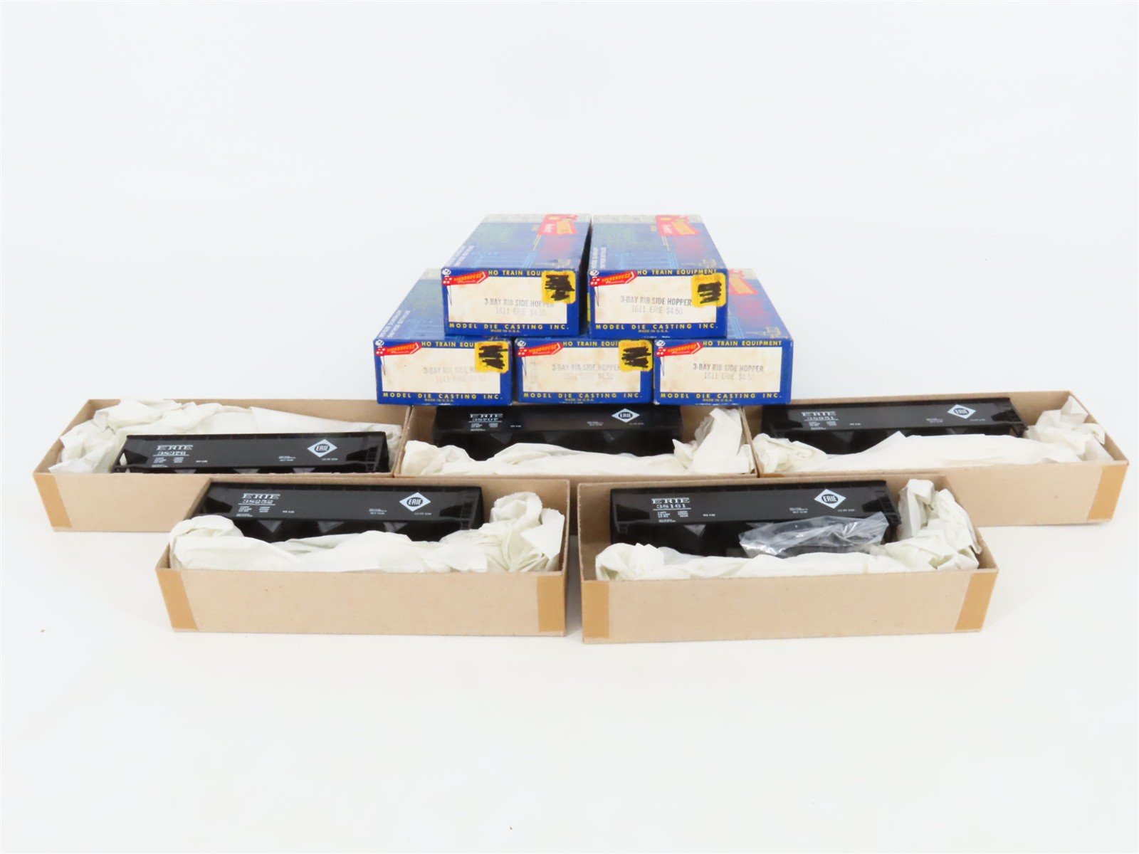 LOT of 5 HO Scale Roundhouse MDC Kits 1611 ERIE Railroad 3-Bay Hoppers
