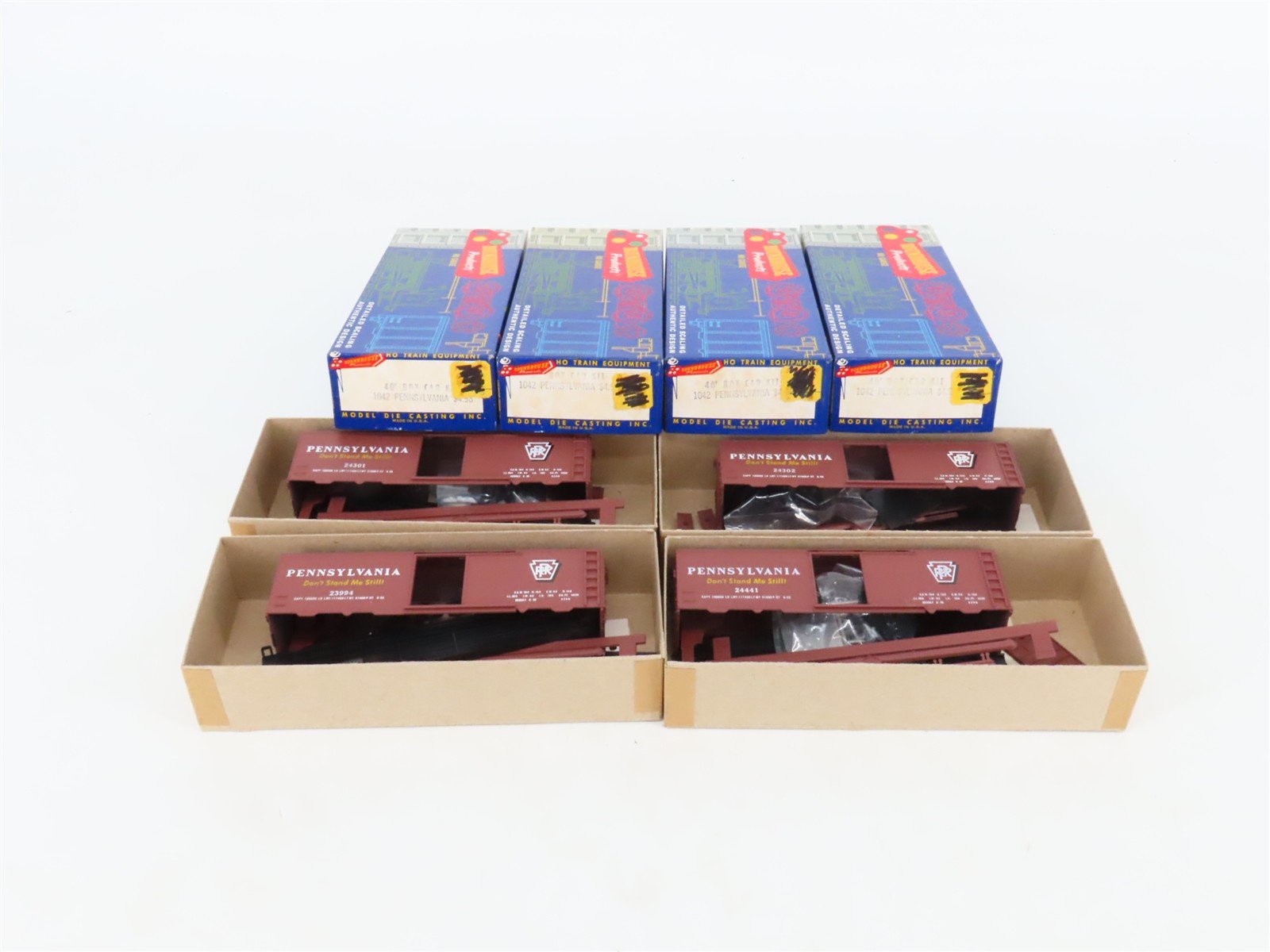 LOT of 4 HO Scale Roundhouse MDC Kits 1042 PRR Pennsylvania 40' Box Cars