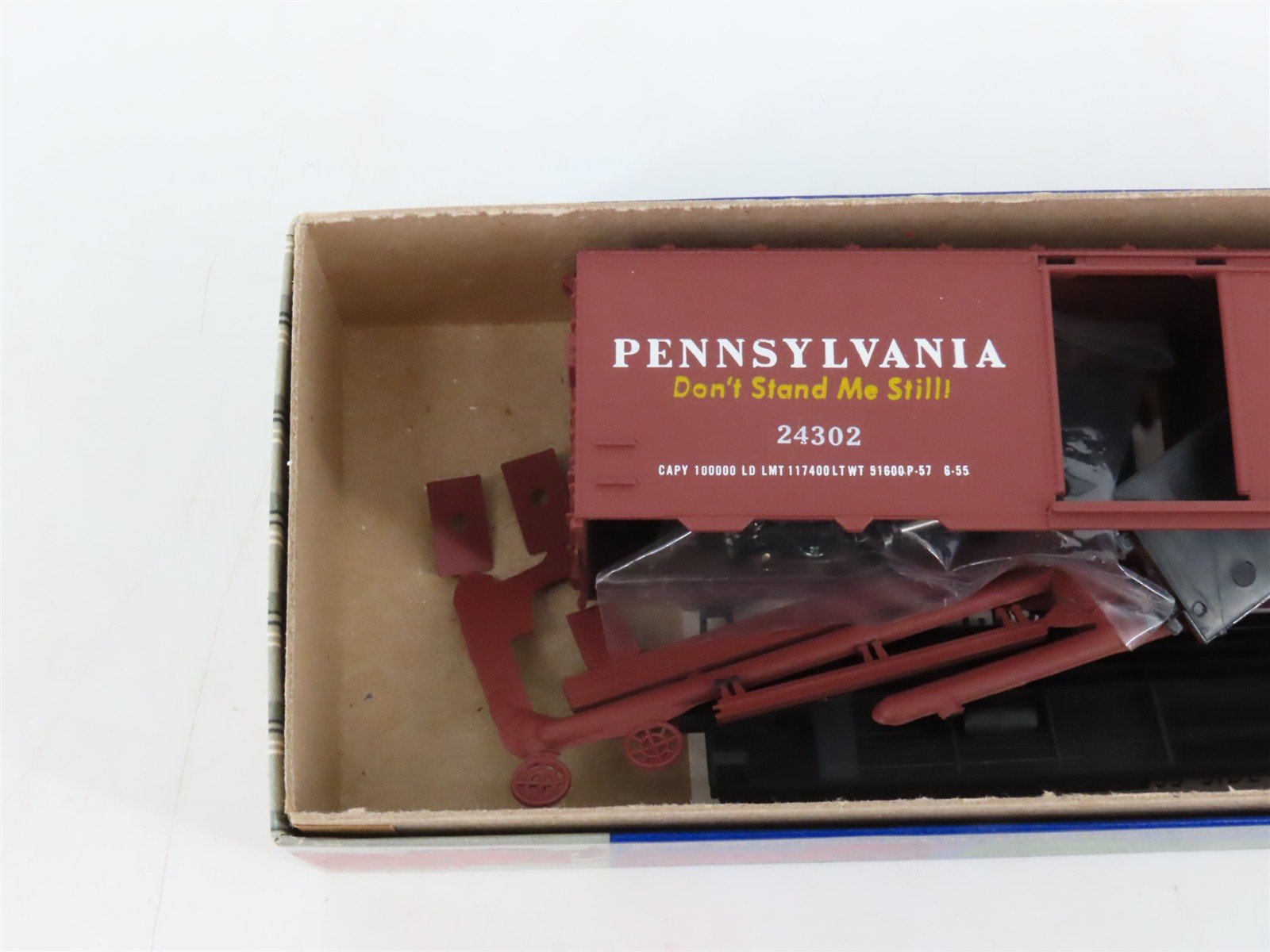 LOT of 4 HO Scale Roundhouse MDC Kits 1042 PRR Pennsylvania 40' Box Cars