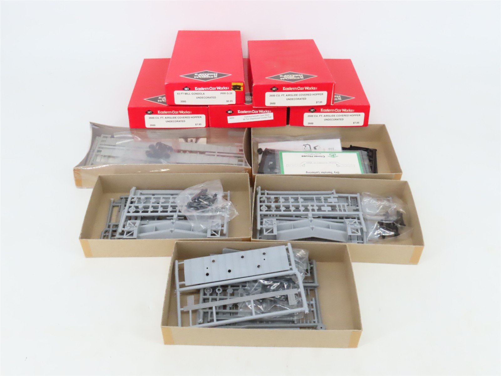 LOT of 5 HO Scale Eastern Car Works Kits Undecorated Gondola, Flat Car & Hoppers