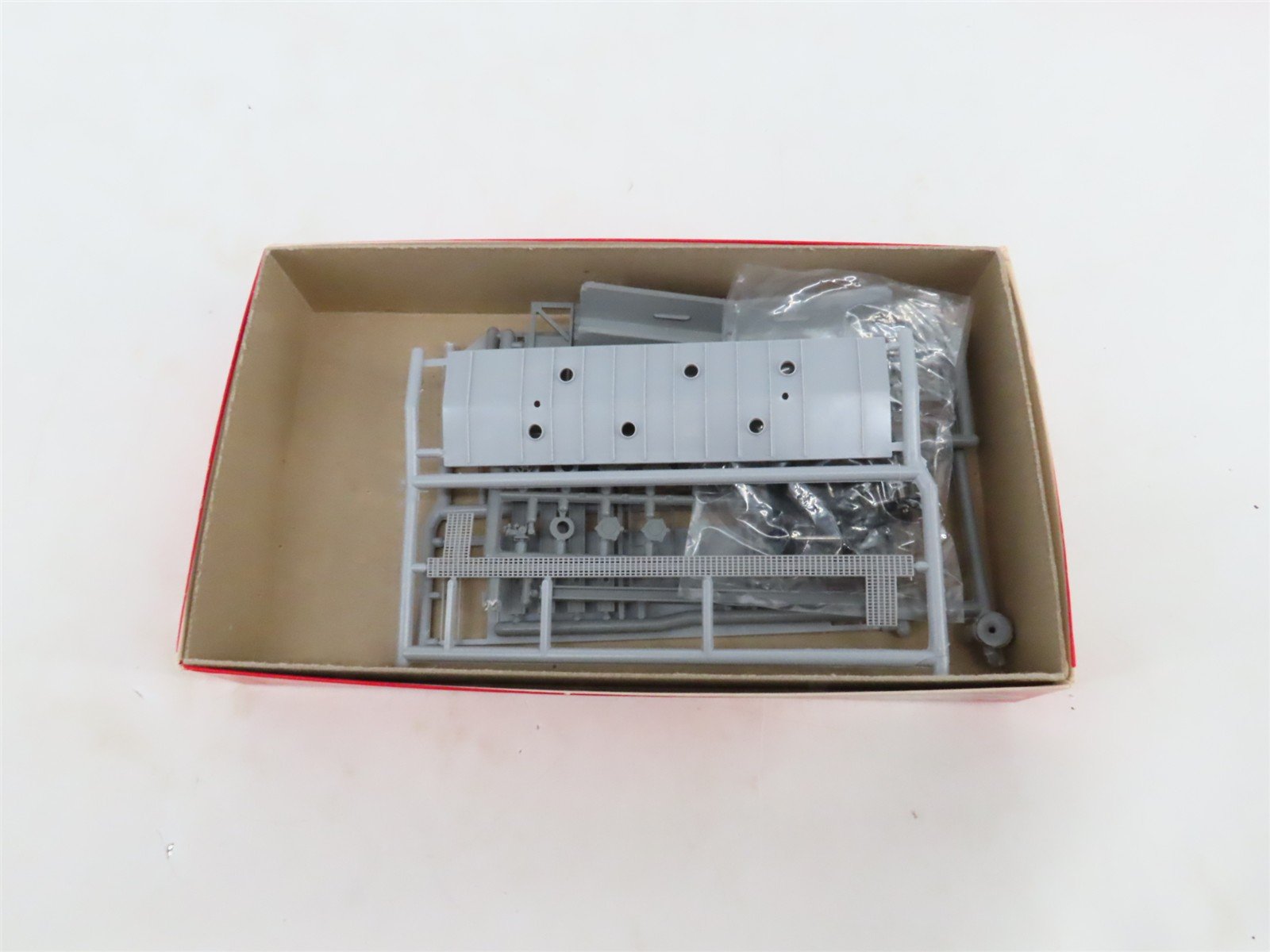 LOT of 5 HO Scale Eastern Car Works Kits Undecorated Gondola, Flat Car & Hoppers