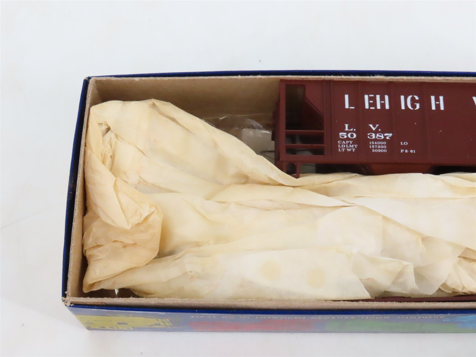 LOT of 2 HO Scale Roundhouse Bev-Bel MDC Kits LV Lehigh Valley 35' 2-Bay Hoppers