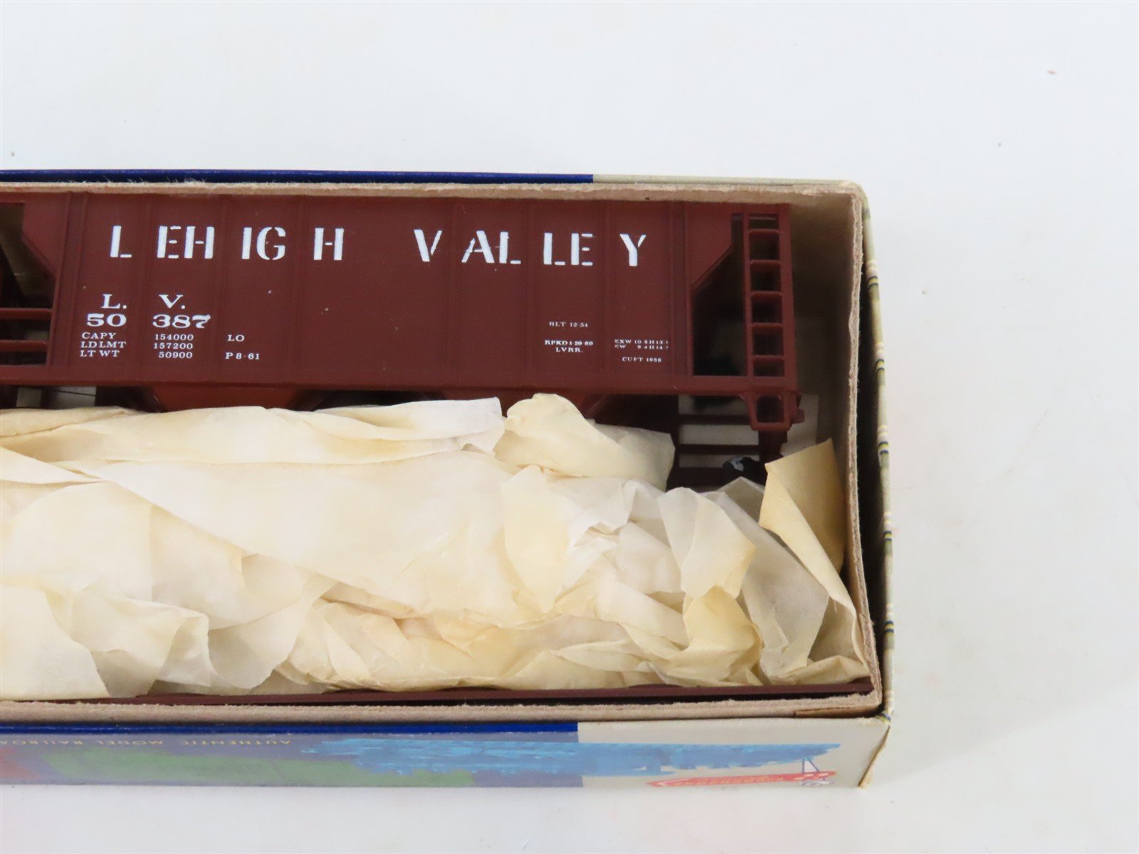 LOT of 2 HO Scale Roundhouse Bev-Bel MDC Kits LV Lehigh Valley 35' 2-Bay Hoppers