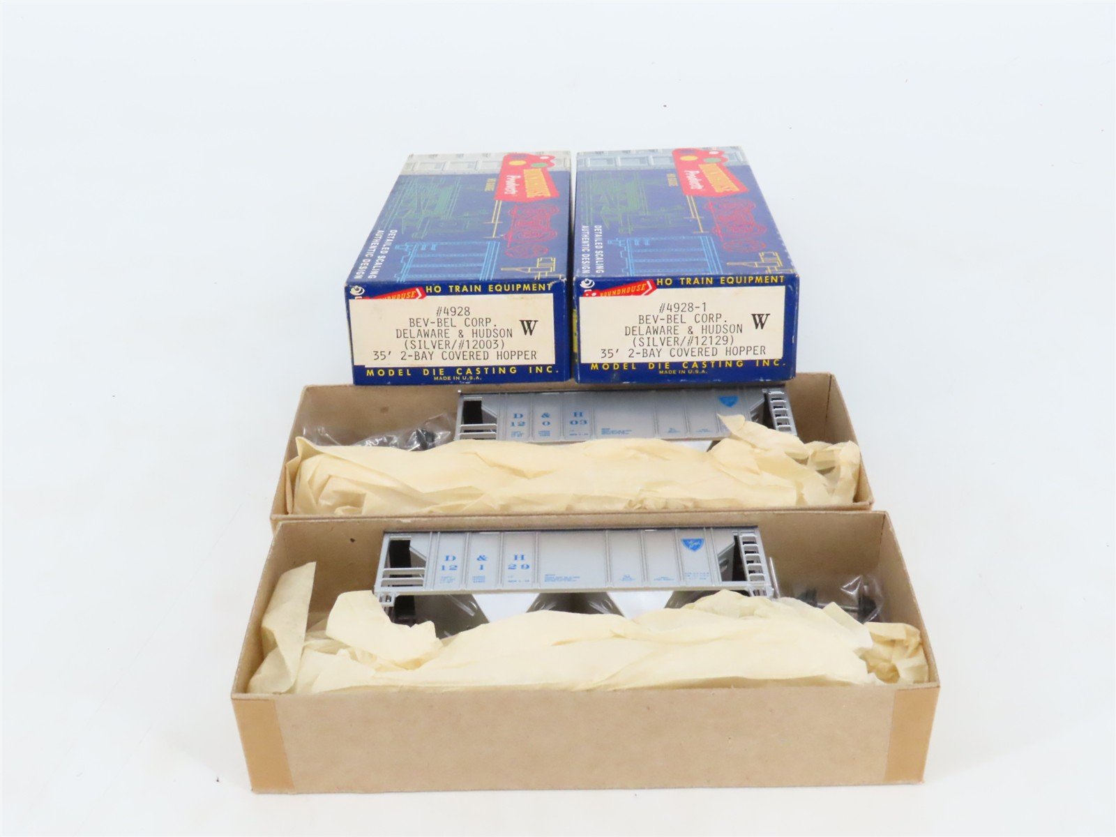 LOT of 2 HO Roundhouse Bev-Bel MDC Kits D&H Delaware & Hudson 35' 2-Bay Hoppers