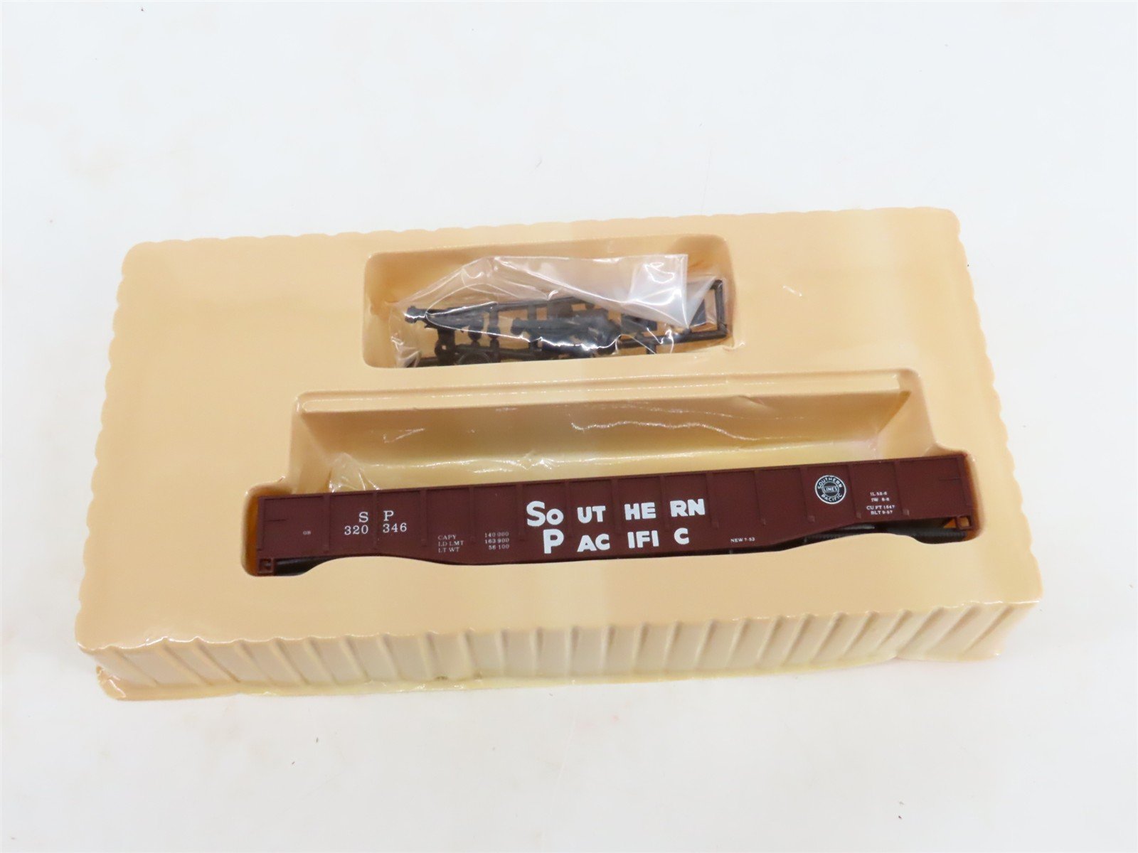 LOT of 7 HO Scale Con-Cor Kits PRR/SP/RDG/NW Railroad Box Cars & Gondolas