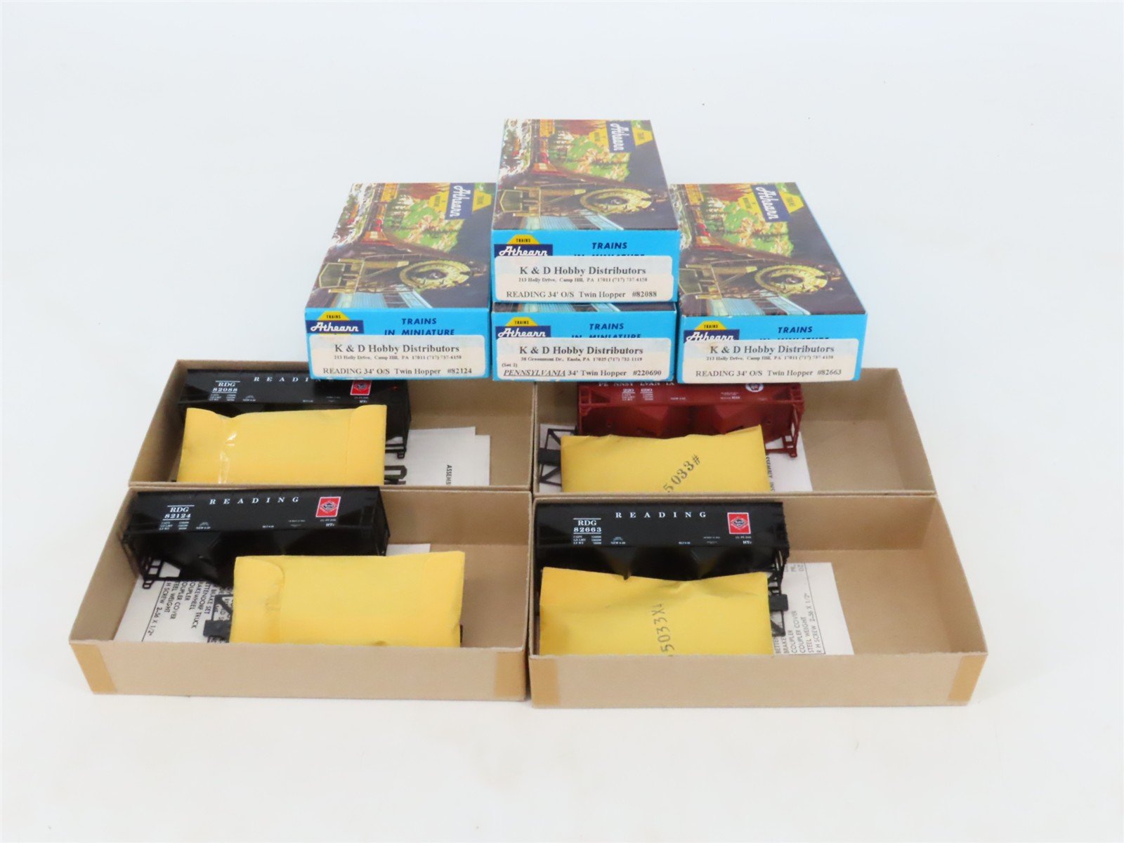 LOT of 4 HO Athearn K&D Hobby Distributors Kits PRR/RDG 34' 2-Bay Hoppers