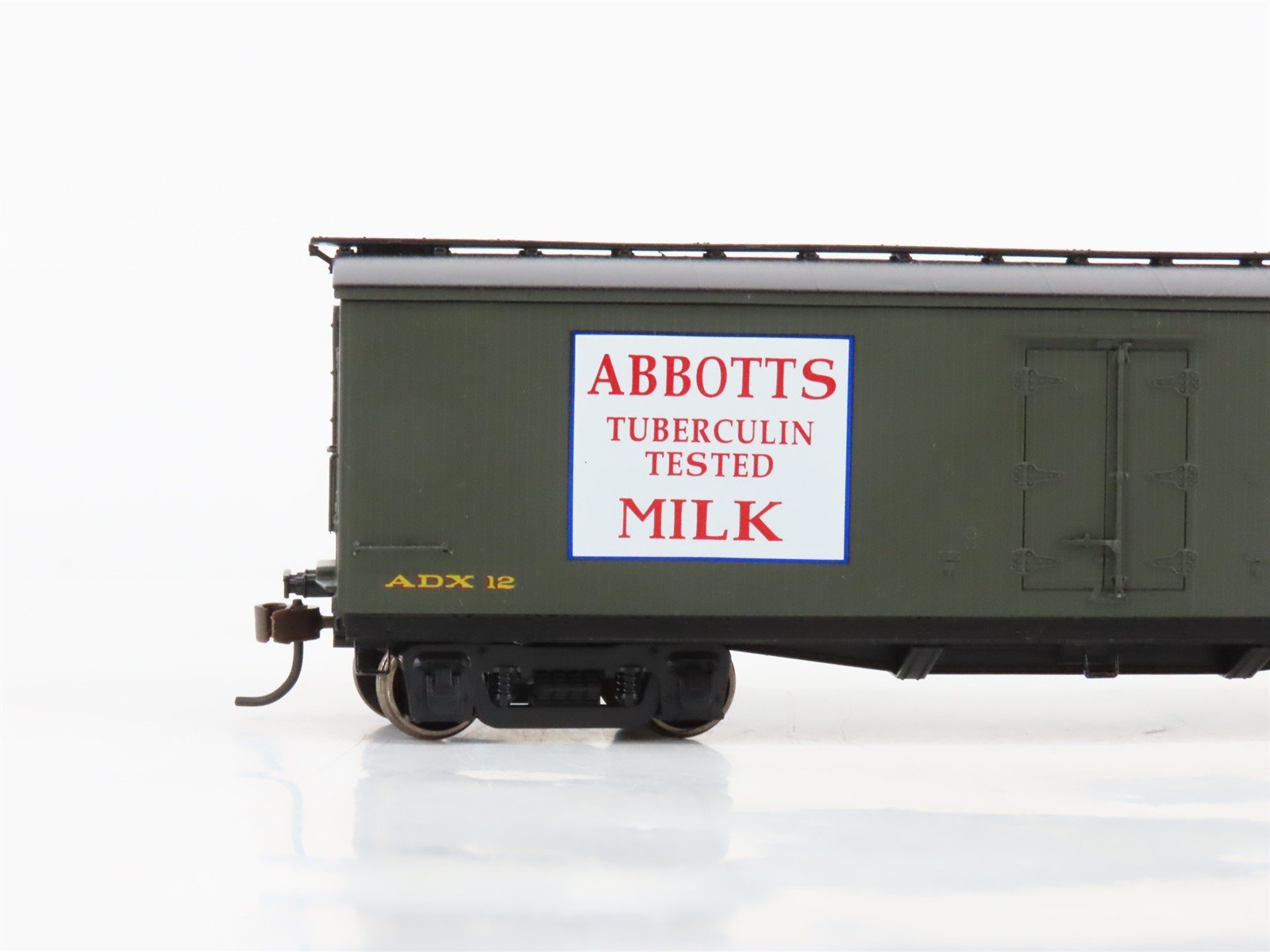 HO Scale Roundhouse 84614 ADX Abbotts Milk & Ice Cream 40' Wood Milk Car #12