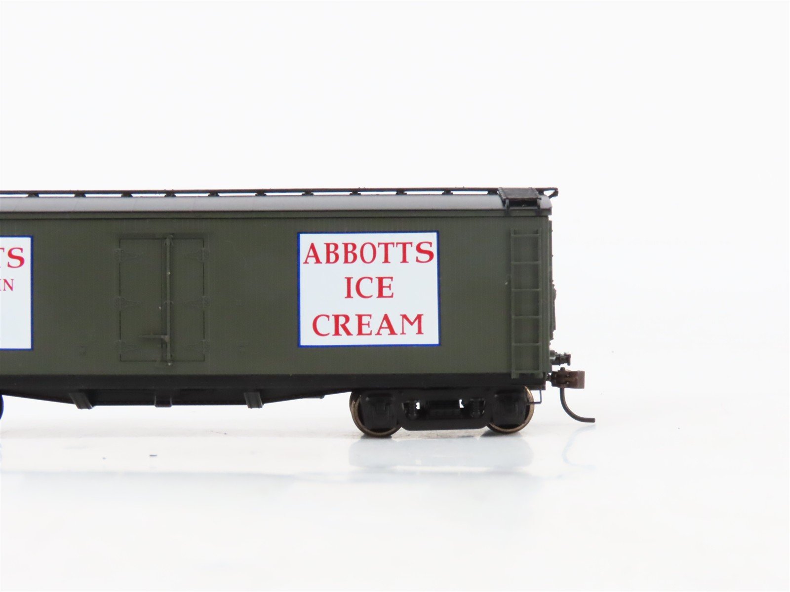 HO Scale Roundhouse 84613 ADX Abbotts Milk & Ice Cream 40' Wood Milk Car #10