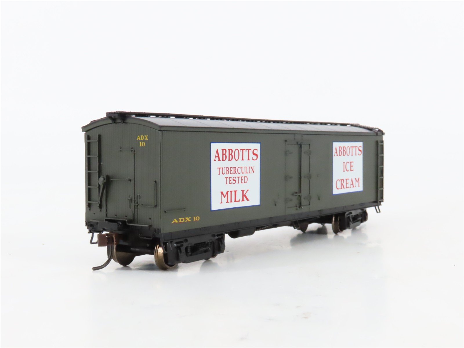 HO Scale Roundhouse 84613 ADX Abbotts Milk & Ice Cream 40' Wood Milk Car #10