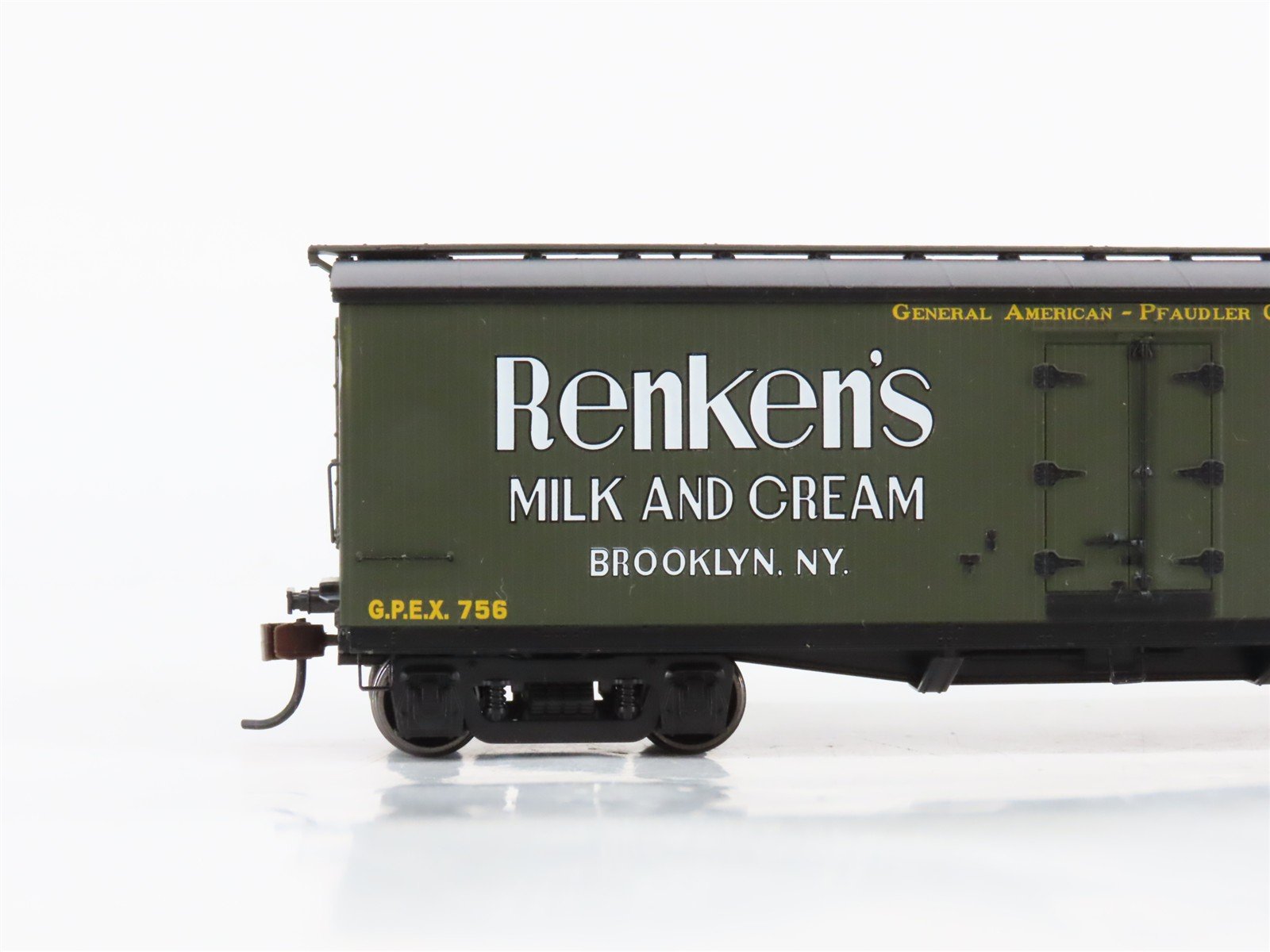 HO Scale Roundhouse 84633 GPEX Renken's Milk & Cream 40' Wood Milk Car #756