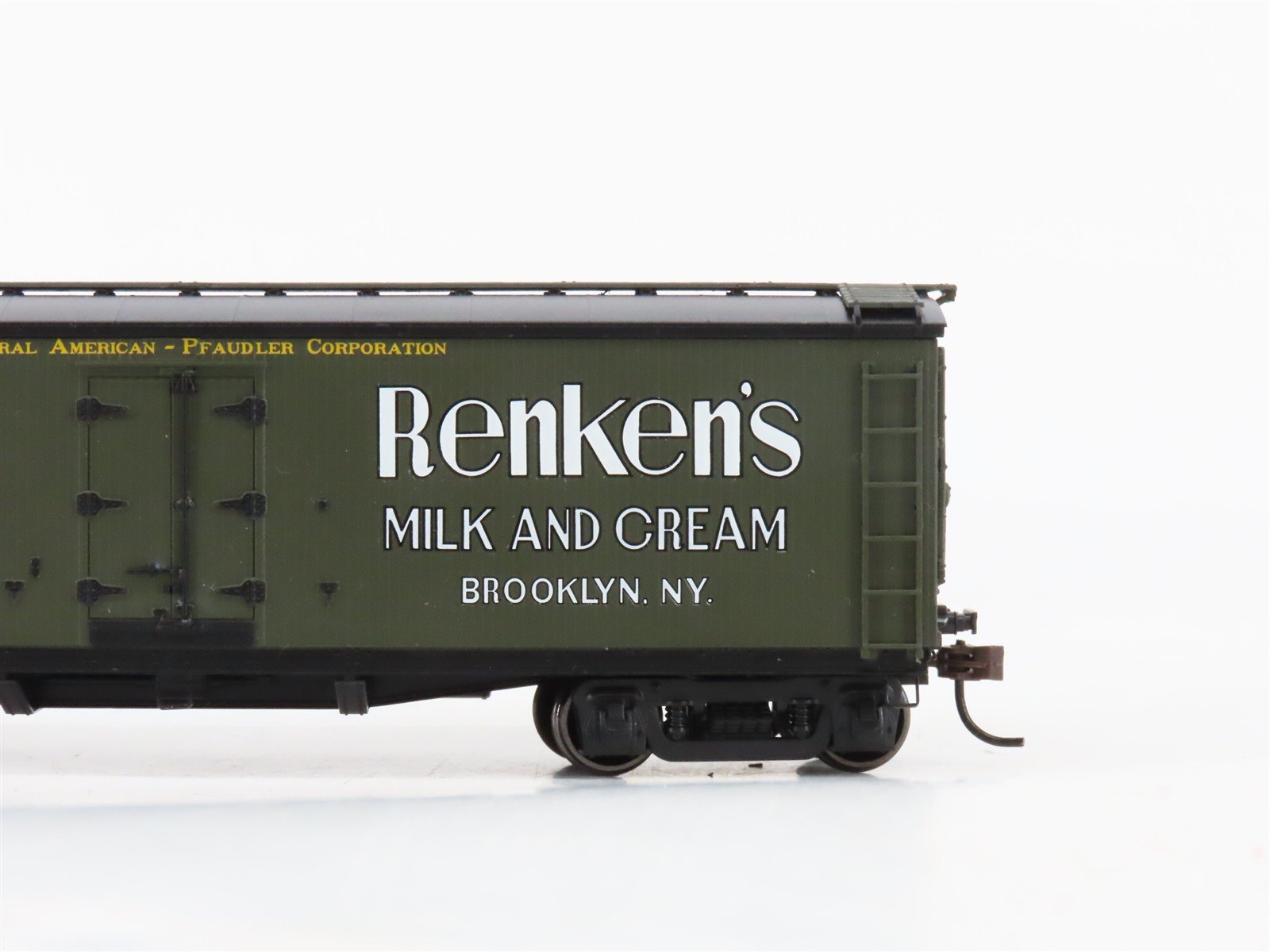 HO Scale Roundhouse 84633 GPEX Renken's Milk & Cream 40' Wood Milk Car #756