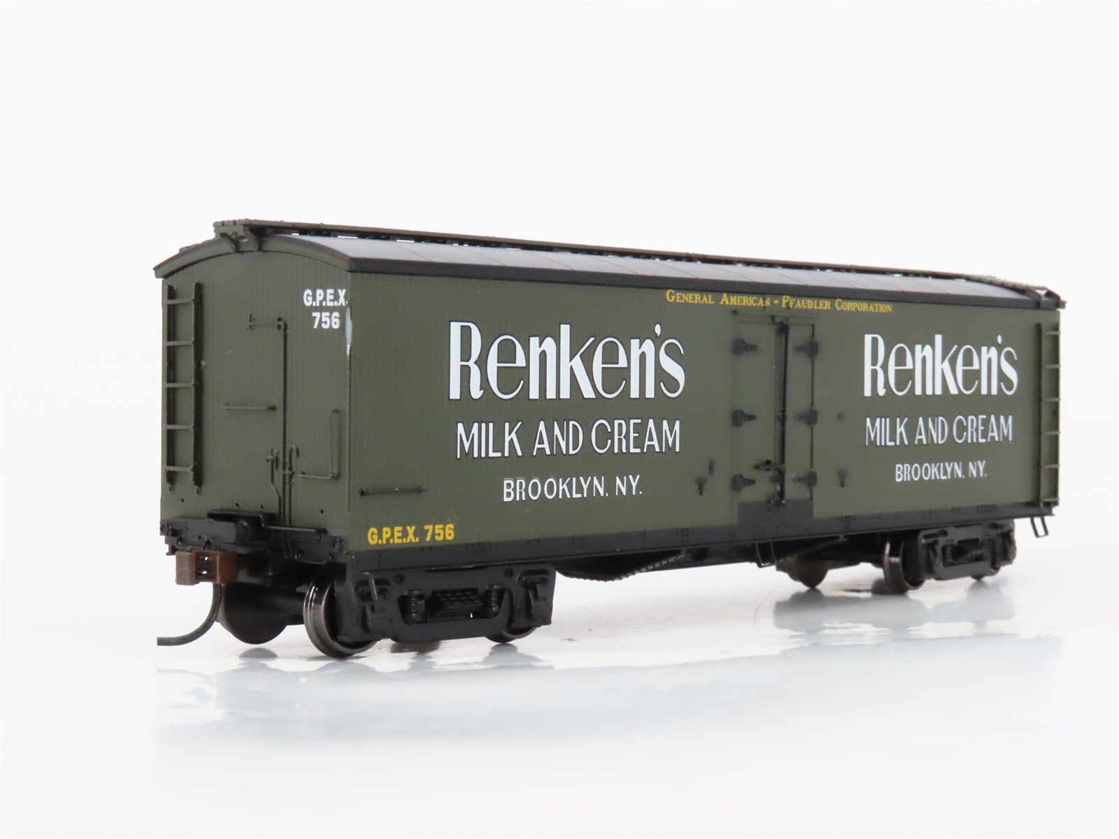 HO Scale Roundhouse 84633 GPEX Renken's Milk & Cream 40' Wood Milk Car #756