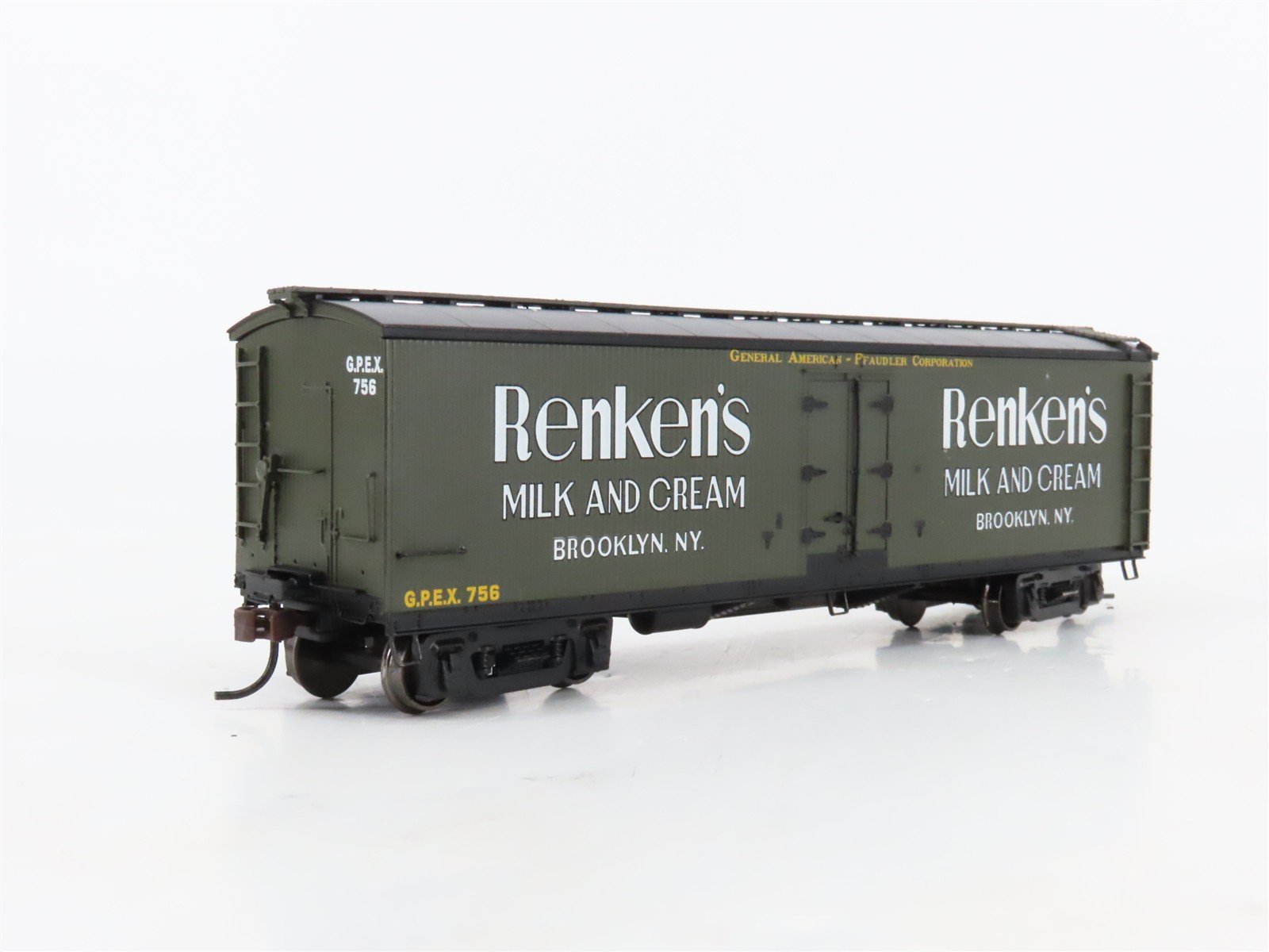 HO Scale Roundhouse 84633 GPEX Renken's Milk & Cream 40' Wood Milk Car #756