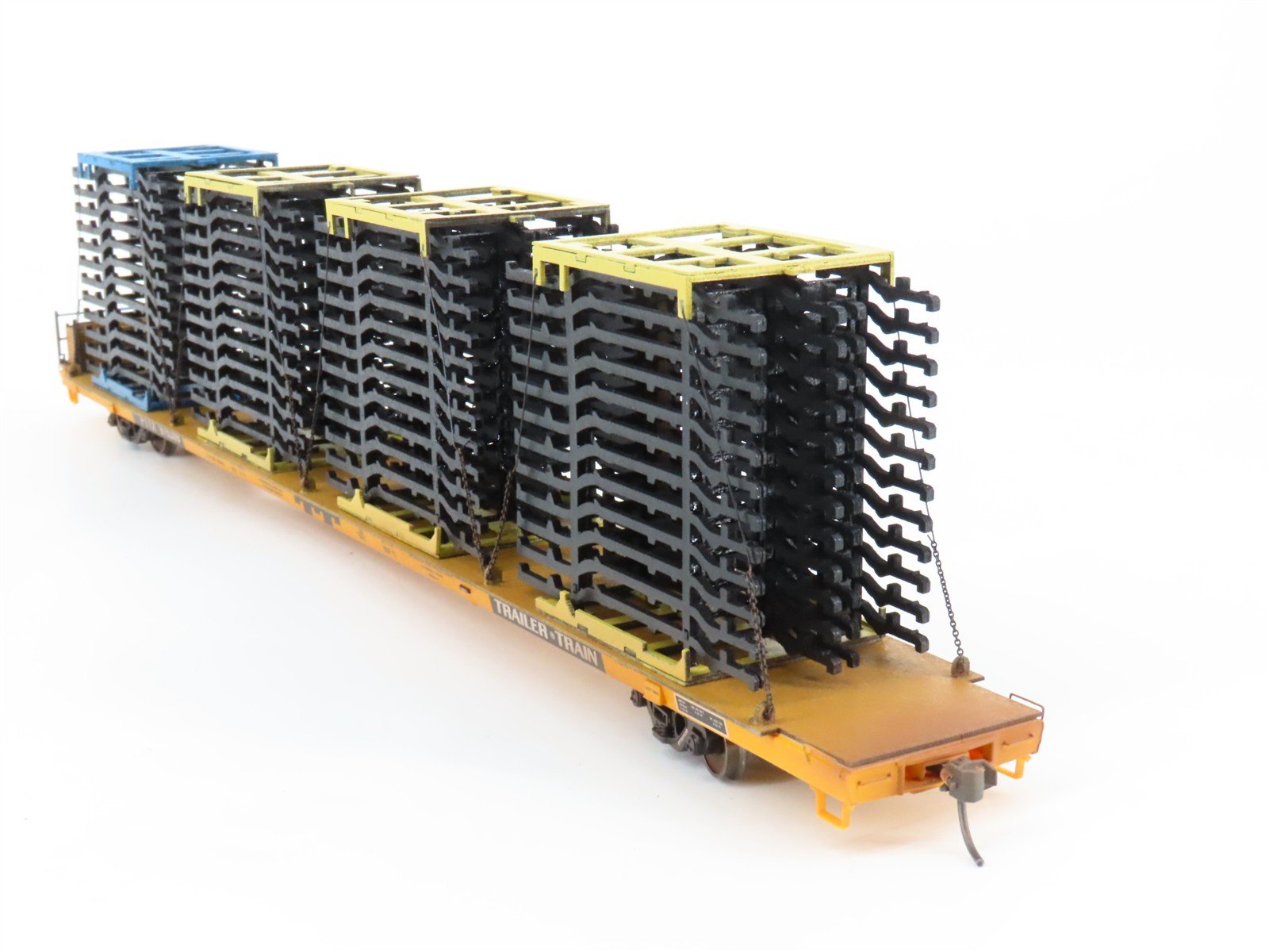 HO Scale FTTX Trailer Train 89' Flatcar #976309 w/Custom Auto Frame Load
