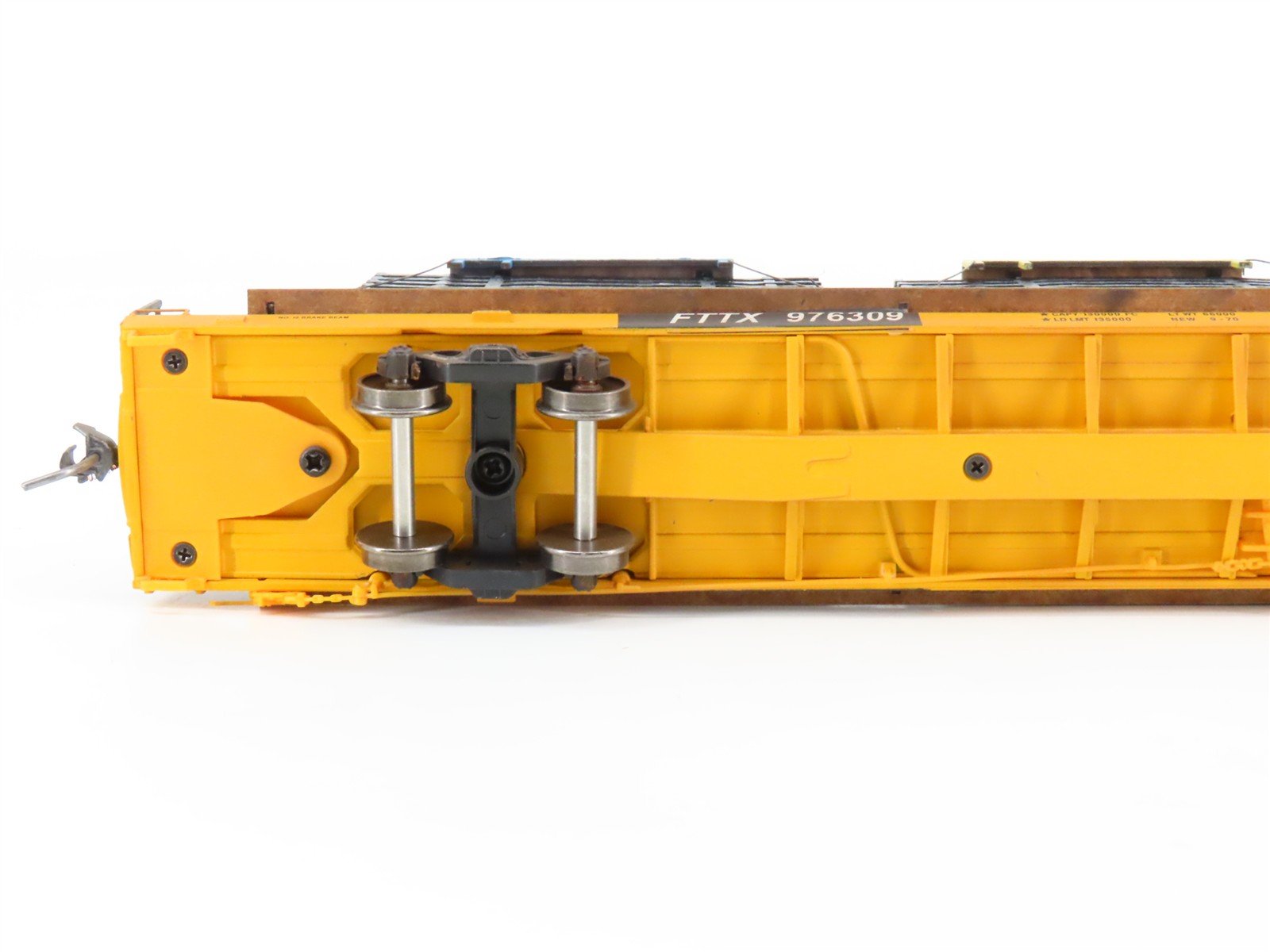 HO Scale FTTX Trailer Train 89' Flatcar #976309 w/Custom Auto Frame Load