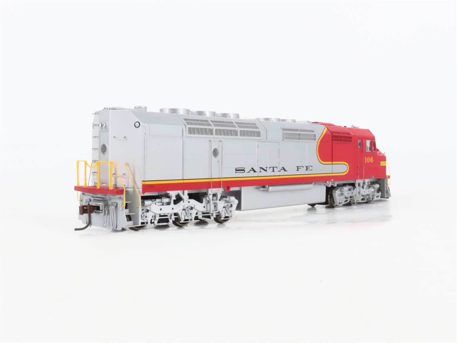 HO Scale Athearn Genesis G67663 ATSF Santa Fe FP45 Diesel #106 w/DCC & Sound