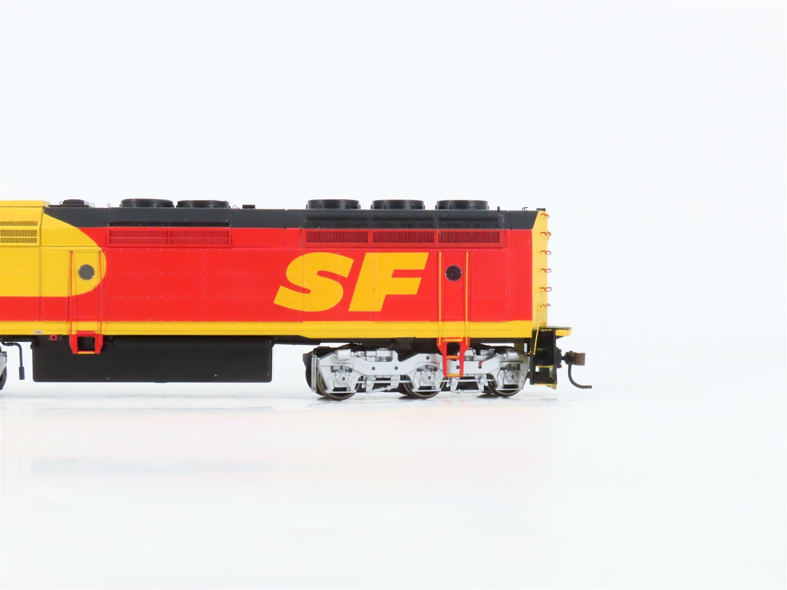 HO Scale Athearn Genesis G67660 ATSF Santa Fe F45 Diesel #5970 w/DCC & Sound