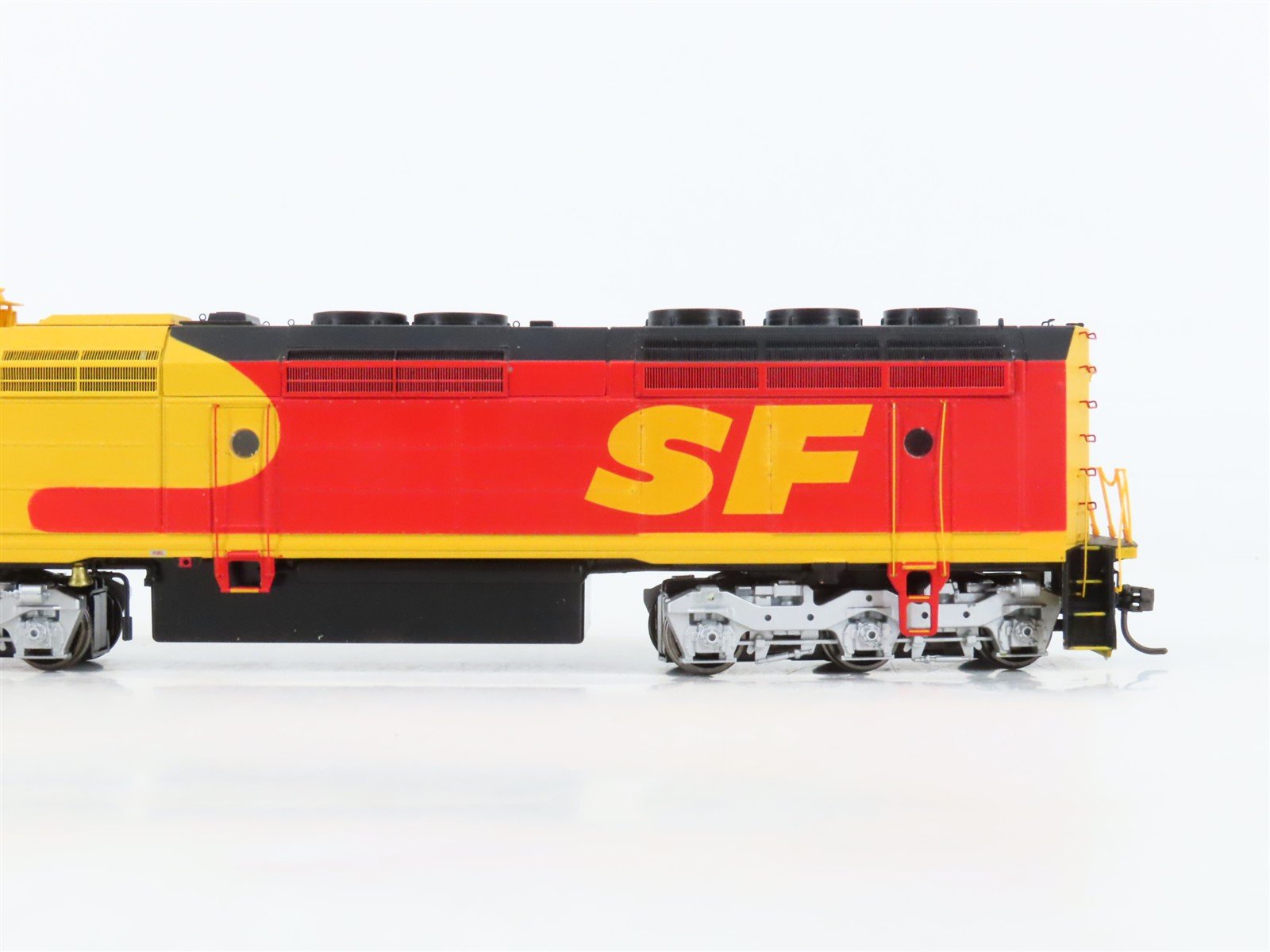 HO Scale Athearn Genesis G67658 ATSF Santa Fe F45 Diesel #5957 w/DCC & Sound