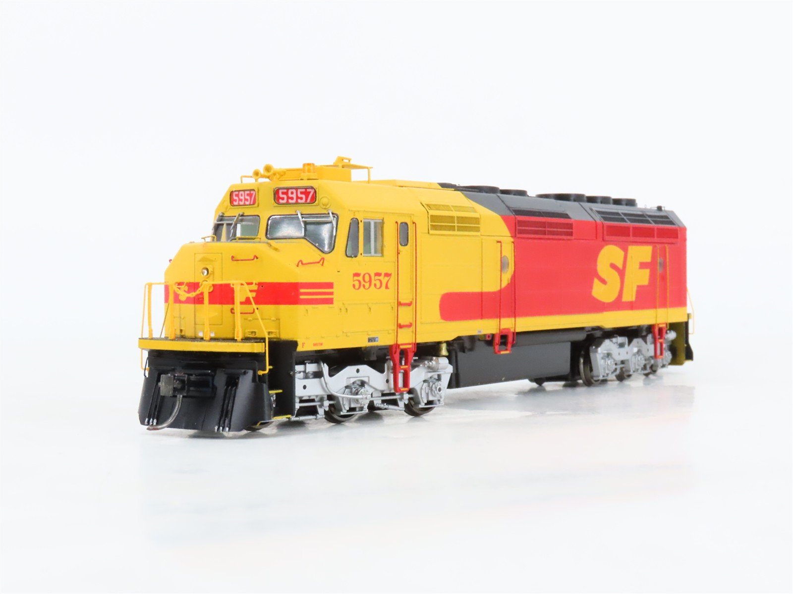 HO Scale Athearn Genesis G67658 ATSF Santa Fe F45 Diesel #5957 w/DCC & Sound