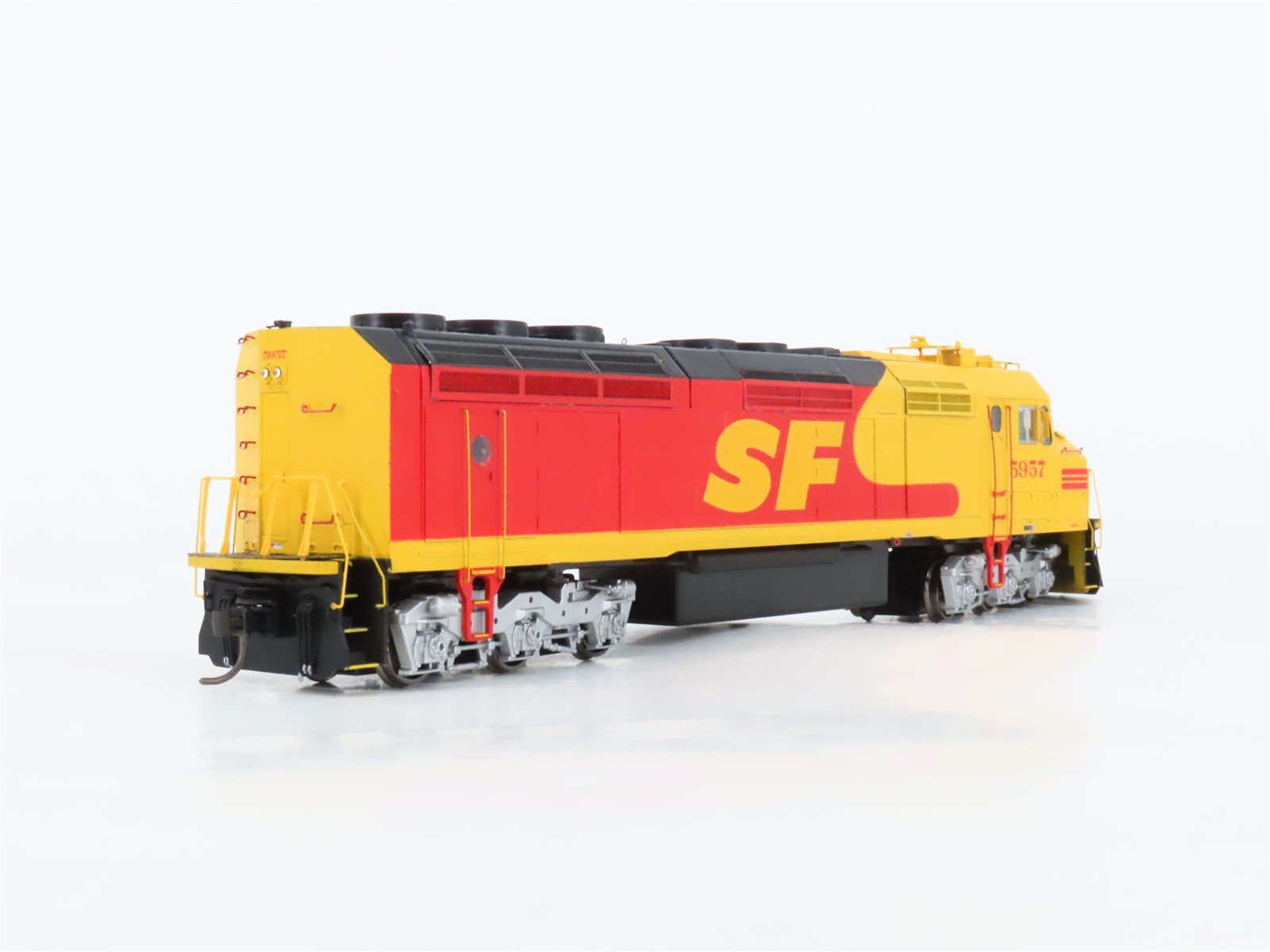 HO Scale Athearn Genesis G67658 ATSF Santa Fe F45 Diesel #5957 w/DCC & Sound