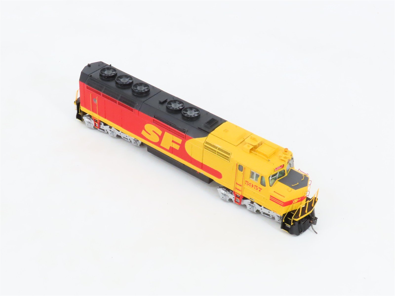 HO Scale Athearn Genesis G67658 ATSF Santa Fe F45 Diesel #5957 w/DCC & Sound