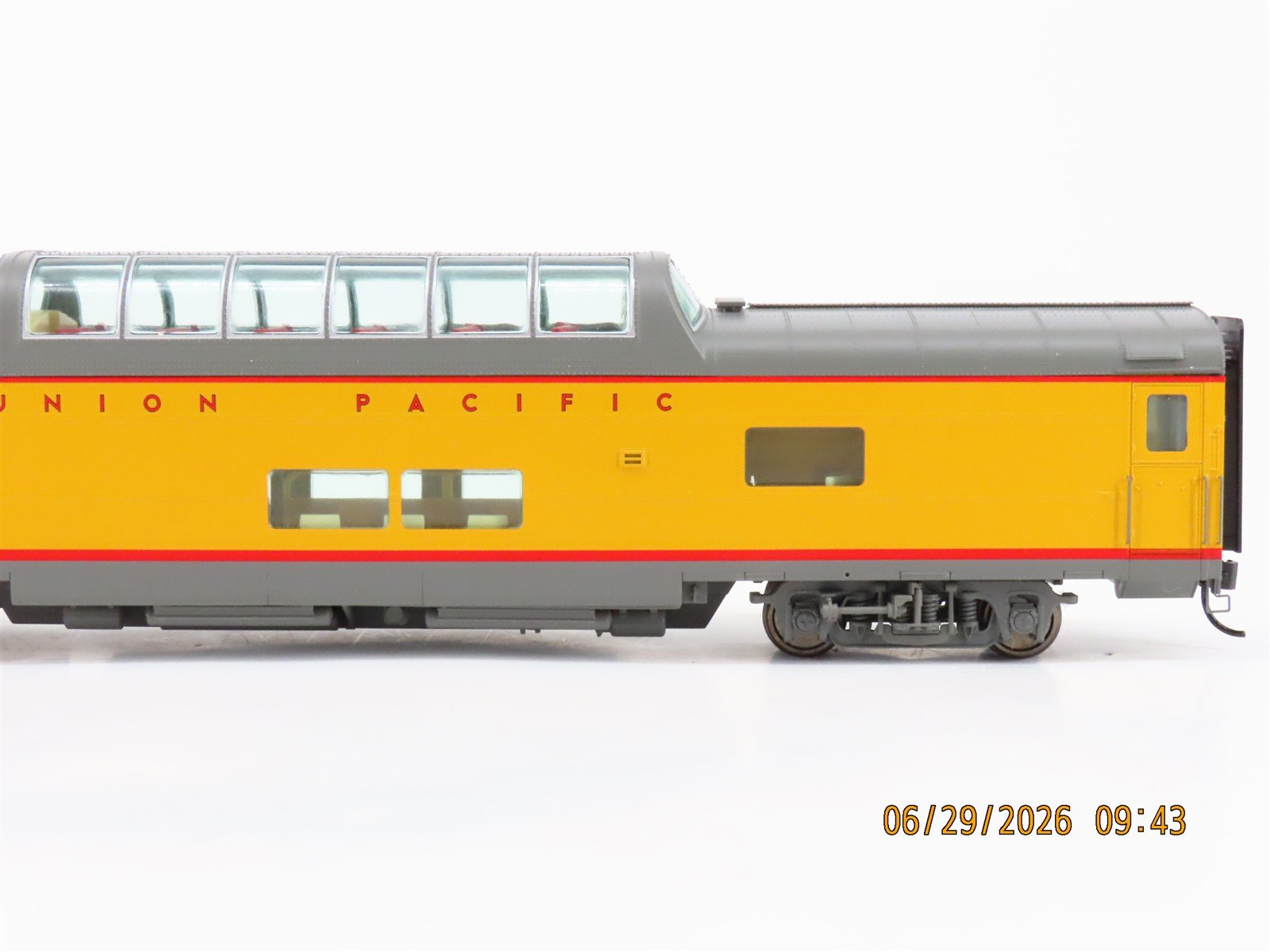 LOT of 2 HO Scale Walthers Proto UP Union Pacific Dome Passenger Cars