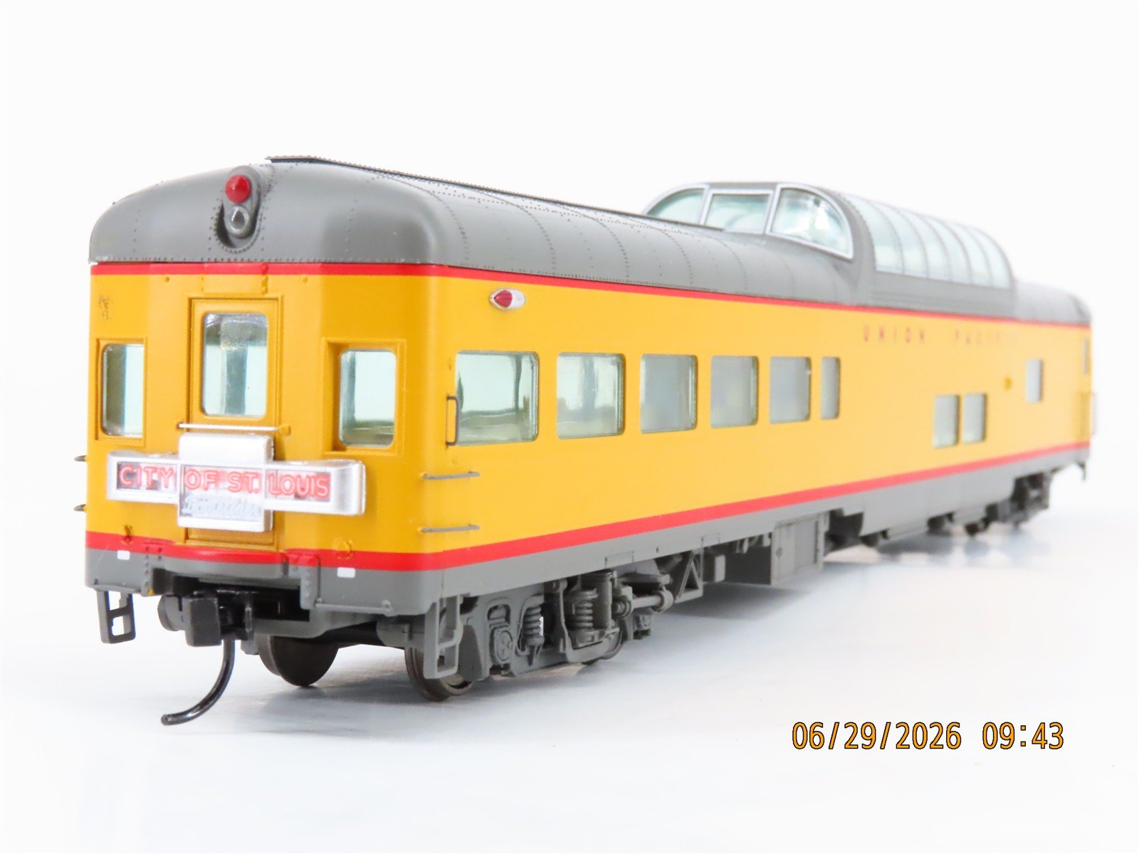 LOT of 2 HO Scale Walthers Proto UP Union Pacific Dome Passenger Cars