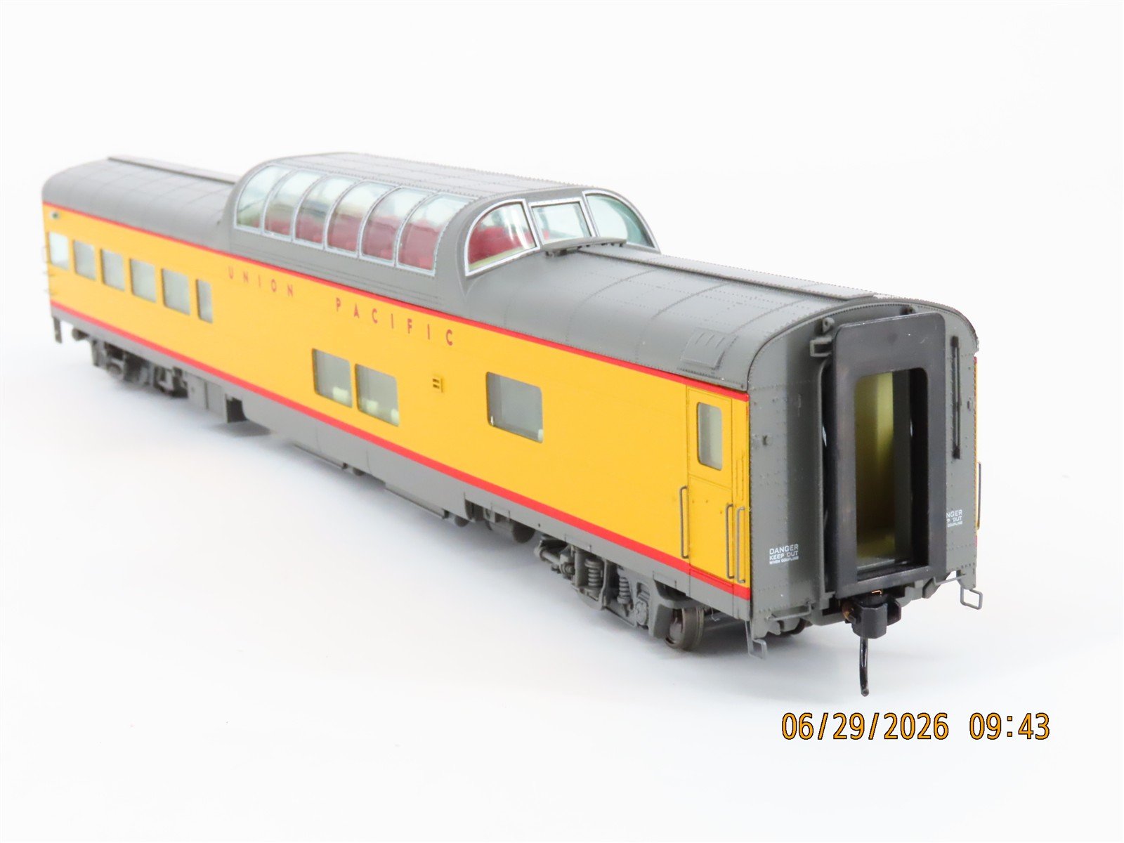 LOT of 2 HO Scale Walthers Proto UP Union Pacific Dome Passenger Cars