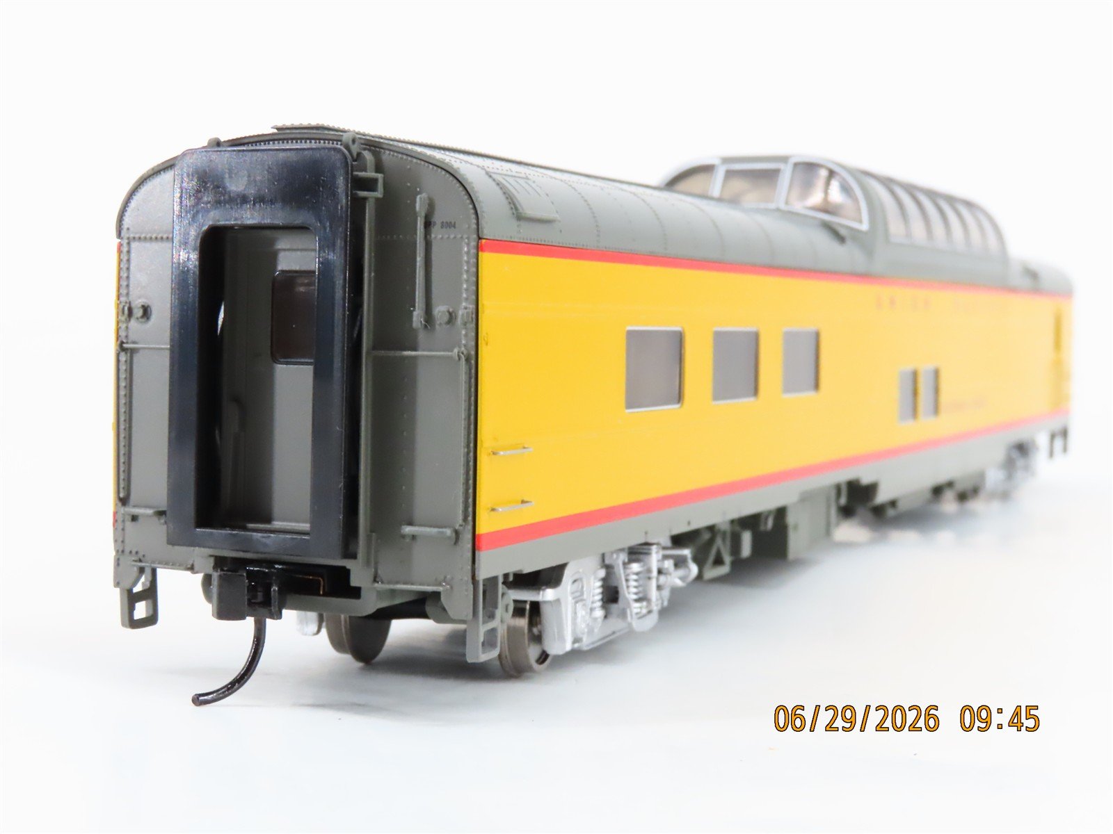 LOT of 2 HO Scale Walthers Proto UP Union Pacific Dome Passenger Cars