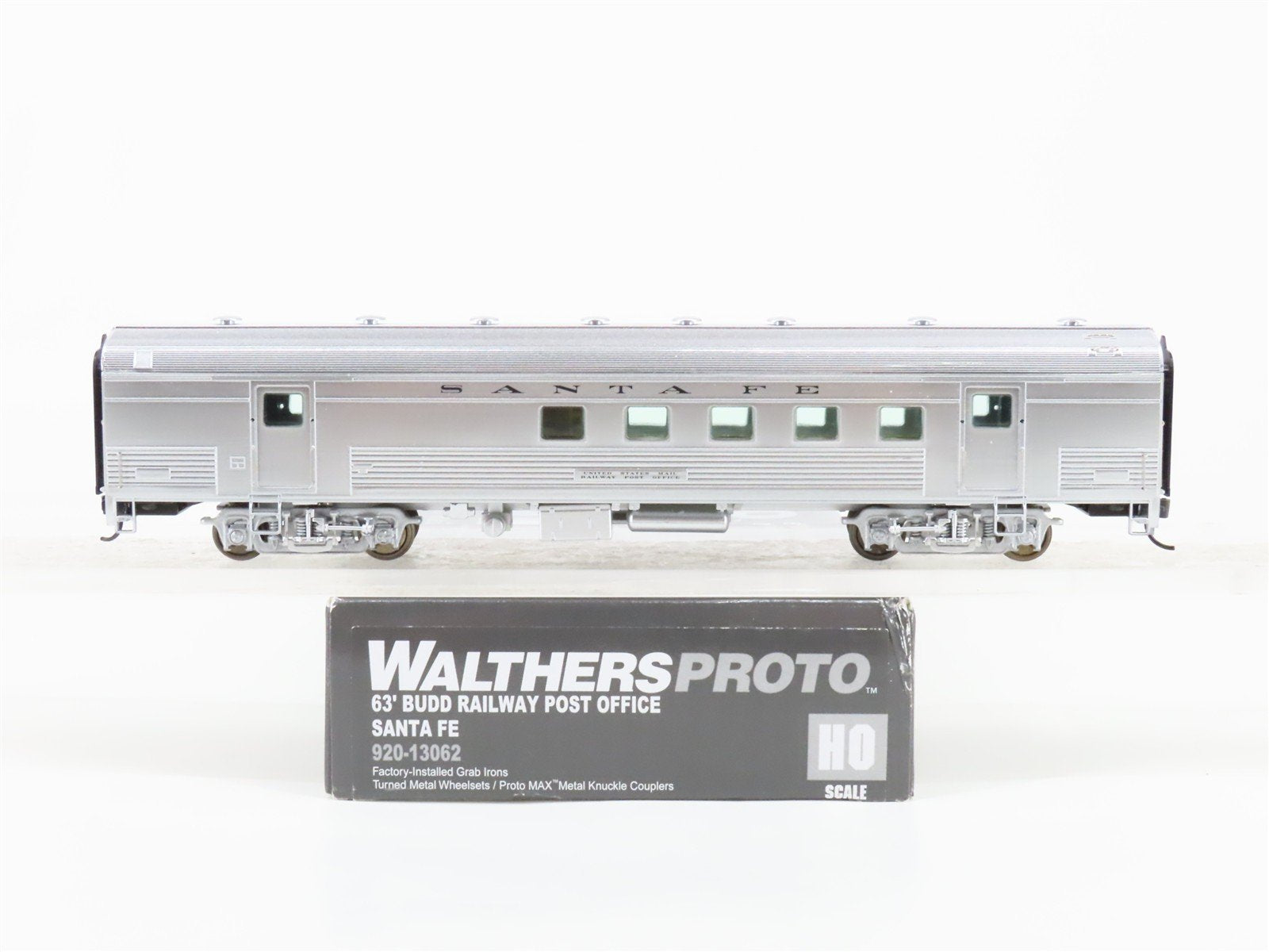 HO Scale Walthers Proto 920-13062 ATSF Santa Fe 63' RPO Passenger Car