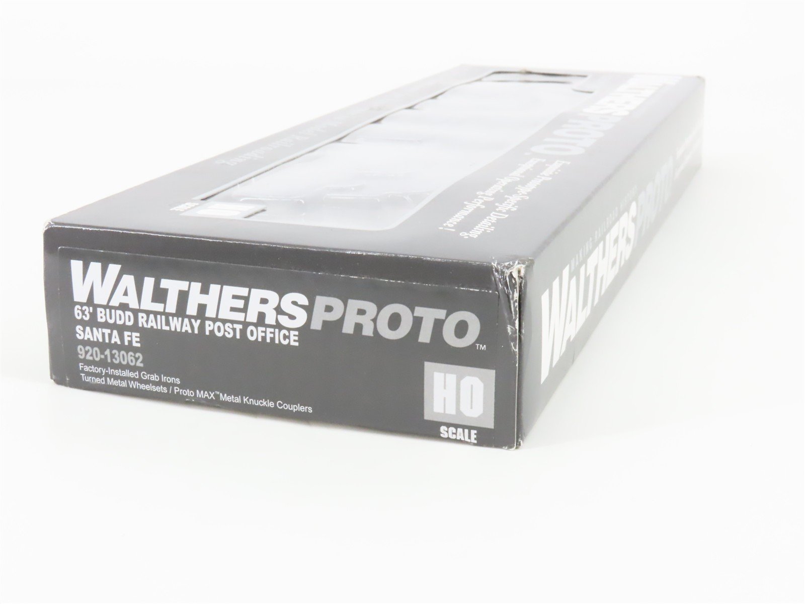 HO Scale Walthers Proto 920-13062 ATSF Santa Fe 63' RPO Passenger Car