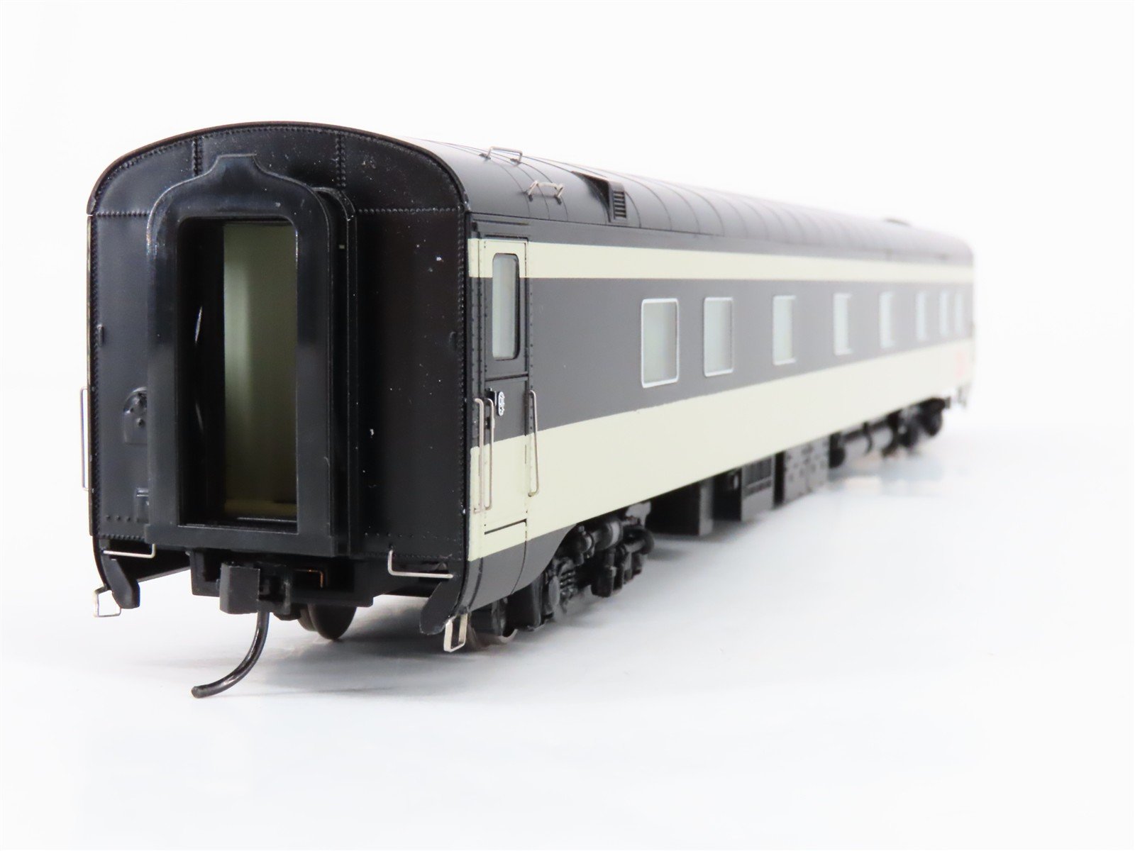 HO Walthers Proto 920-16454 CN Canadian National Sleeper Passenger Car w/Lights
