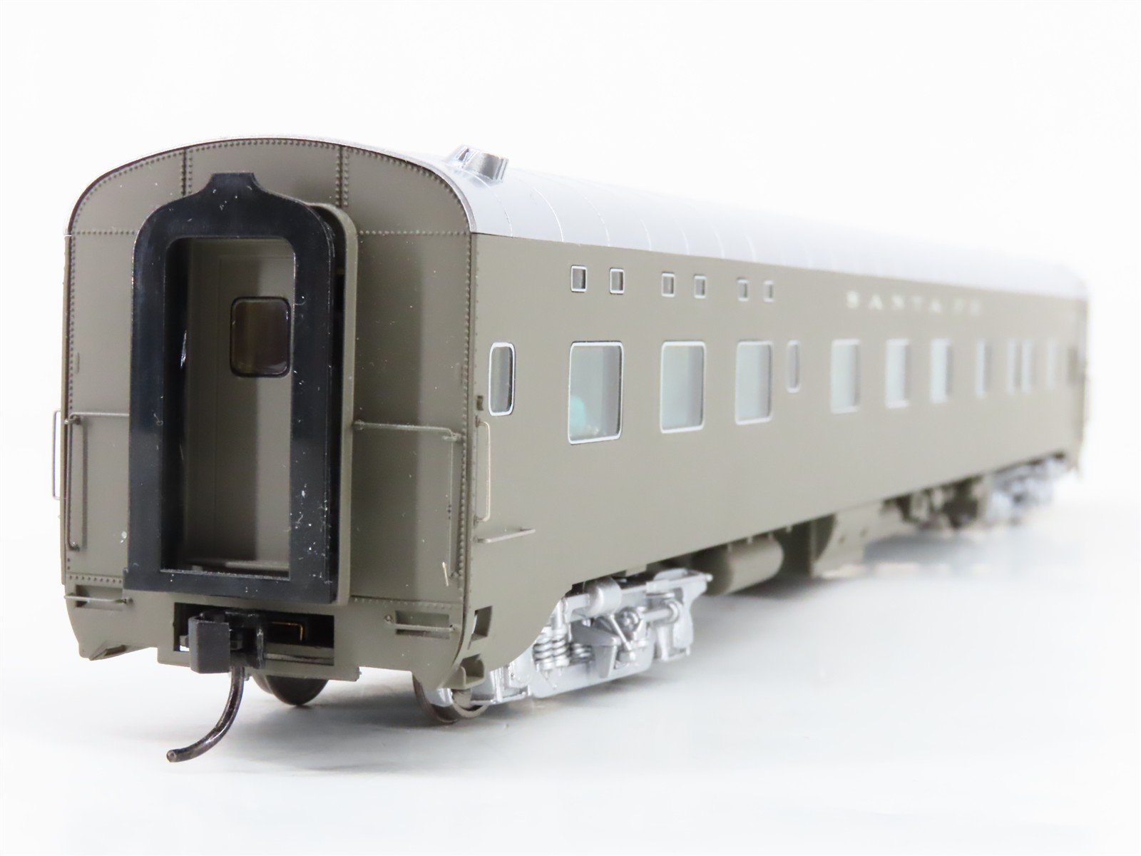 HO Scale Walthers Proto 920-9348 ATSF Santa Fe Sleeper Passenger Car w/Lights