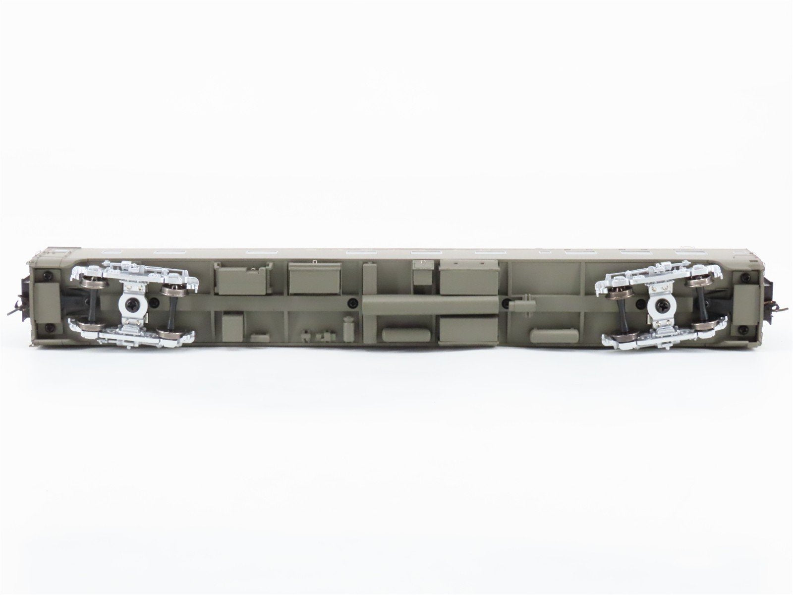 HO Scale Walthers Proto 920-9348 ATSF Santa Fe Sleeper Passenger Car w/Lights
