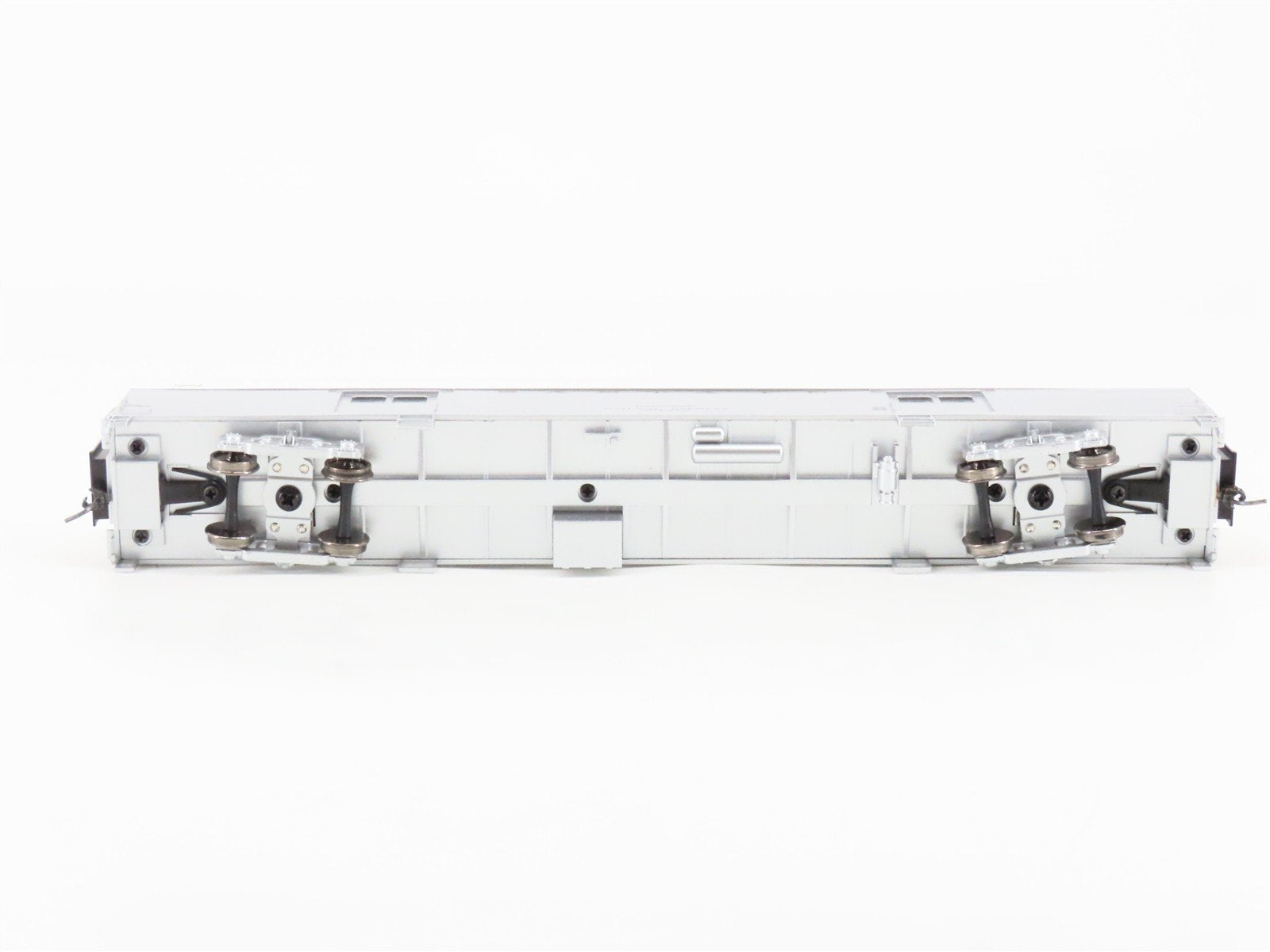 HO Scale Walthers Proto 920-9325 ATSF Santa Fe 74' Baggage Passenger Car