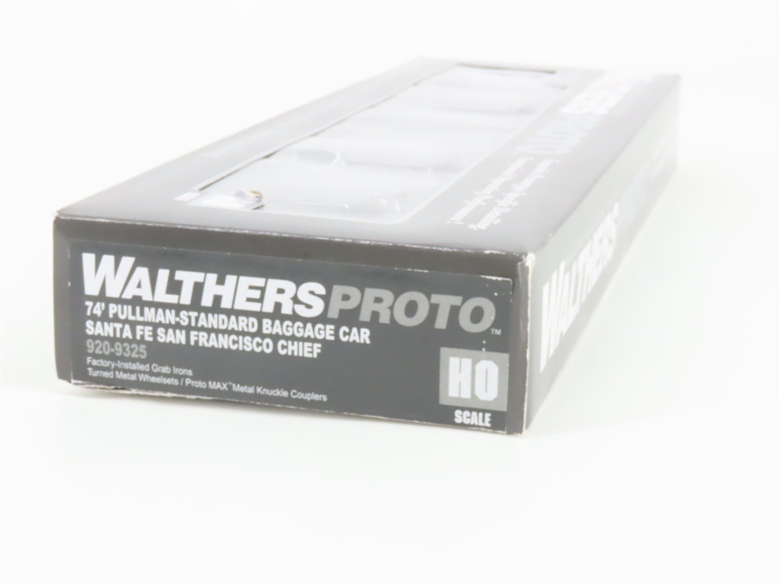 HO Scale Walthers Proto 920-9325 ATSF Santa Fe 74' Baggage Passenger Car