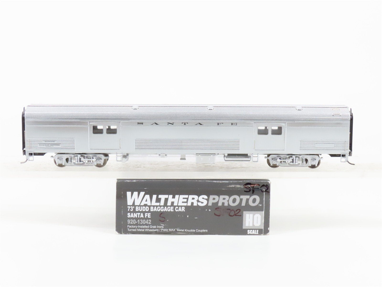 HO Scale Walthers Proto 920-13042 ATSF Santa Fe 73' Baggage Passenger Car