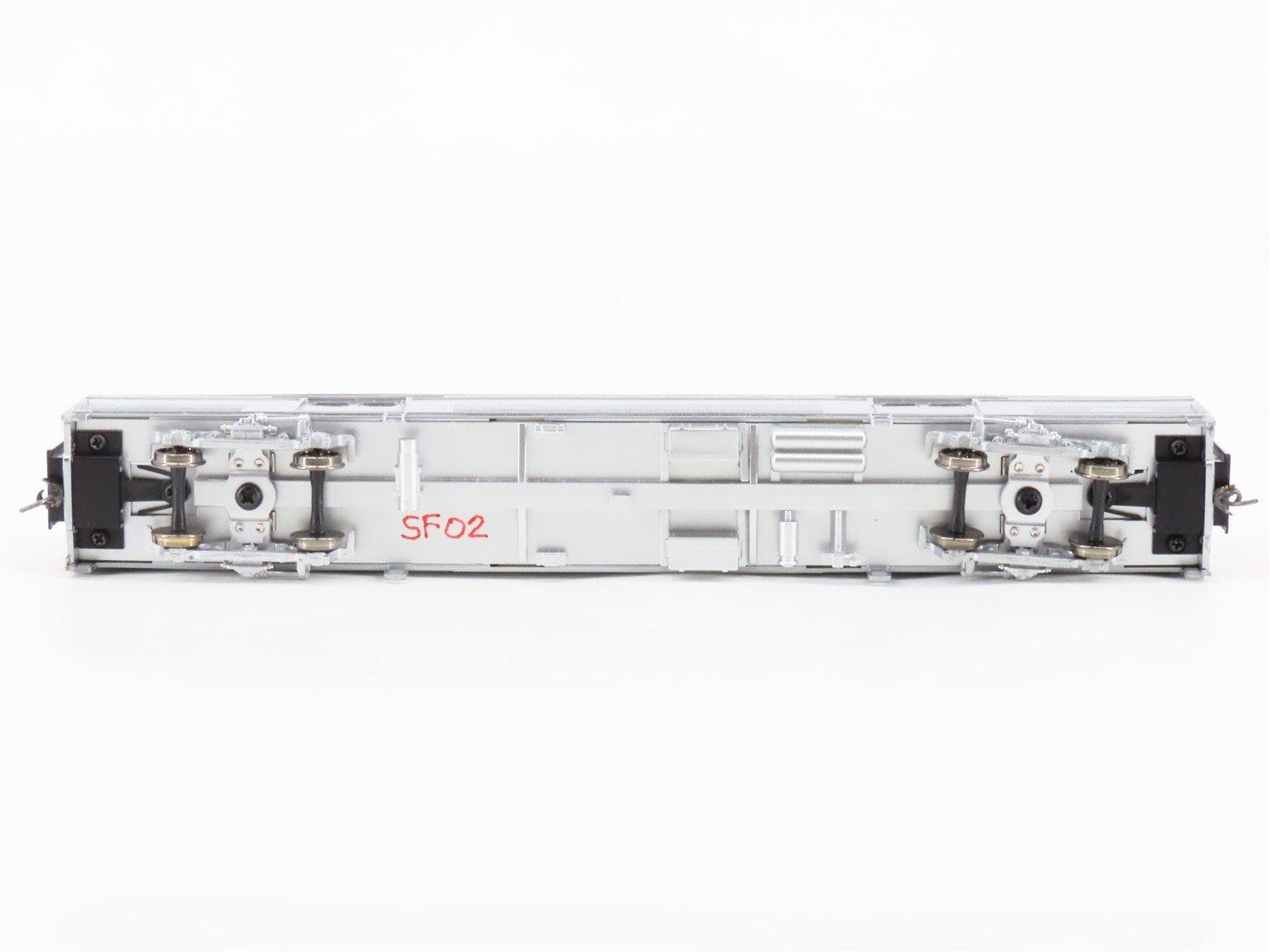 HO Scale Walthers Proto 920-13042 ATSF Santa Fe 73' Baggage Passenger Car