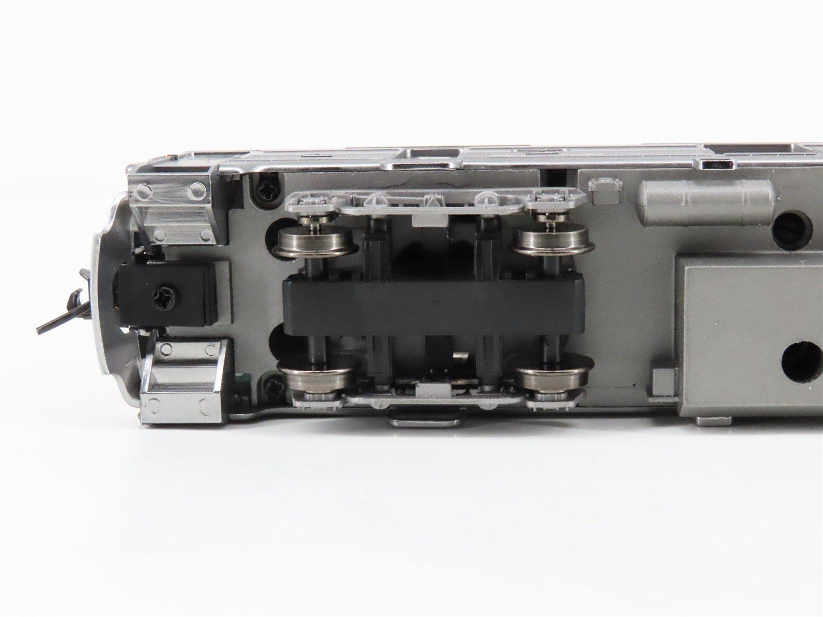 HO Scale Proto 1000 920-35351 NH New Haven RDC-3 Diesel Railcar #125