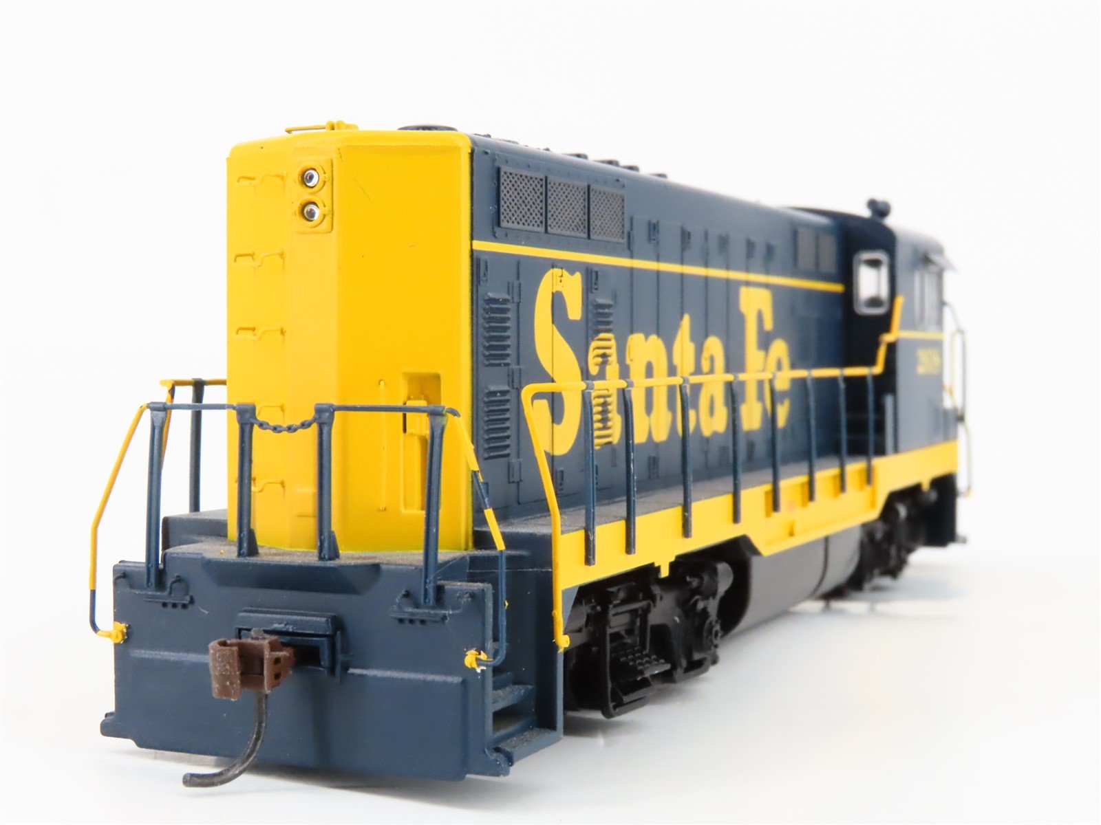 HO Scale Athearn ATH89932 ATSF Santa Fe CF7 Diesel Locomotive #2618