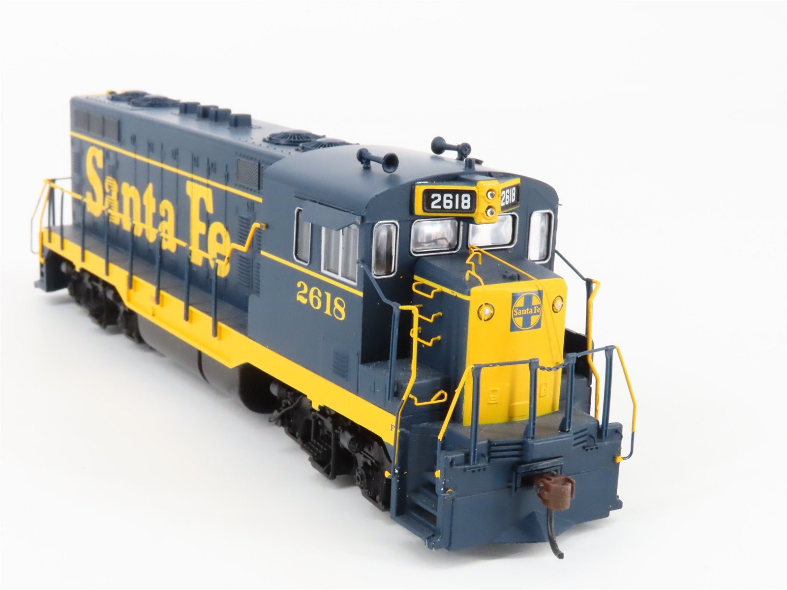 HO Scale Athearn ATH89932 ATSF Santa Fe CF7 Diesel Locomotive #2618