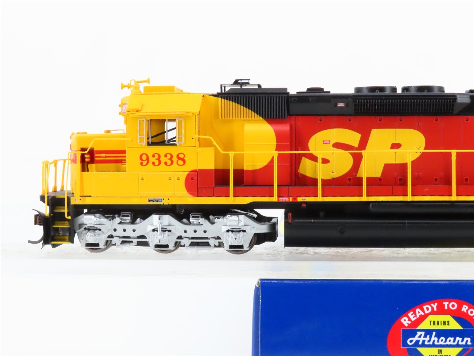 HO Scale Athearn ATH88778 SP Southern Pacific SD45T-2 Diesel Loco #9338