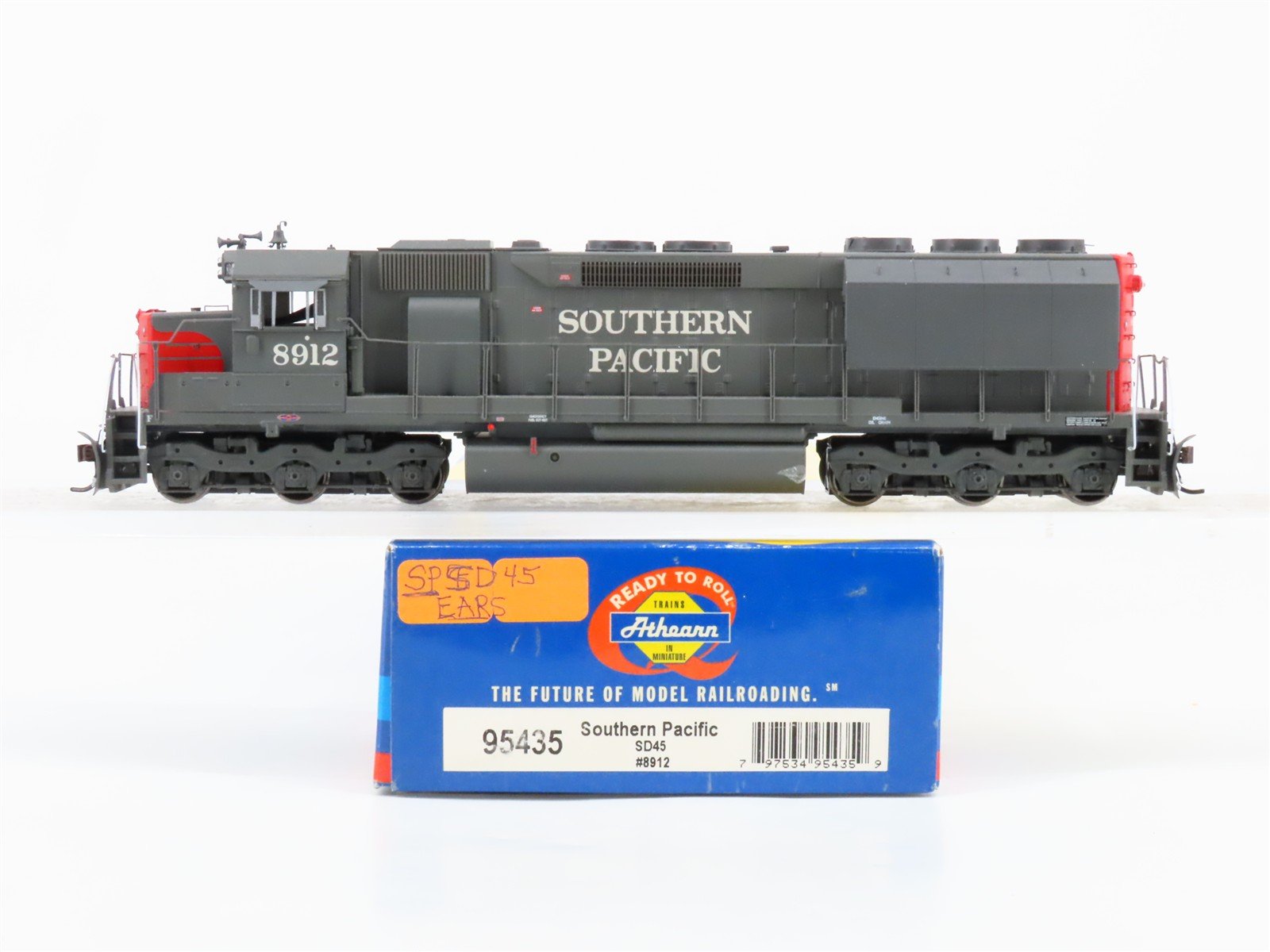 HO Scale Athearn 95435 SP Southern Pacific SD45 Diesel Locomotive #8912